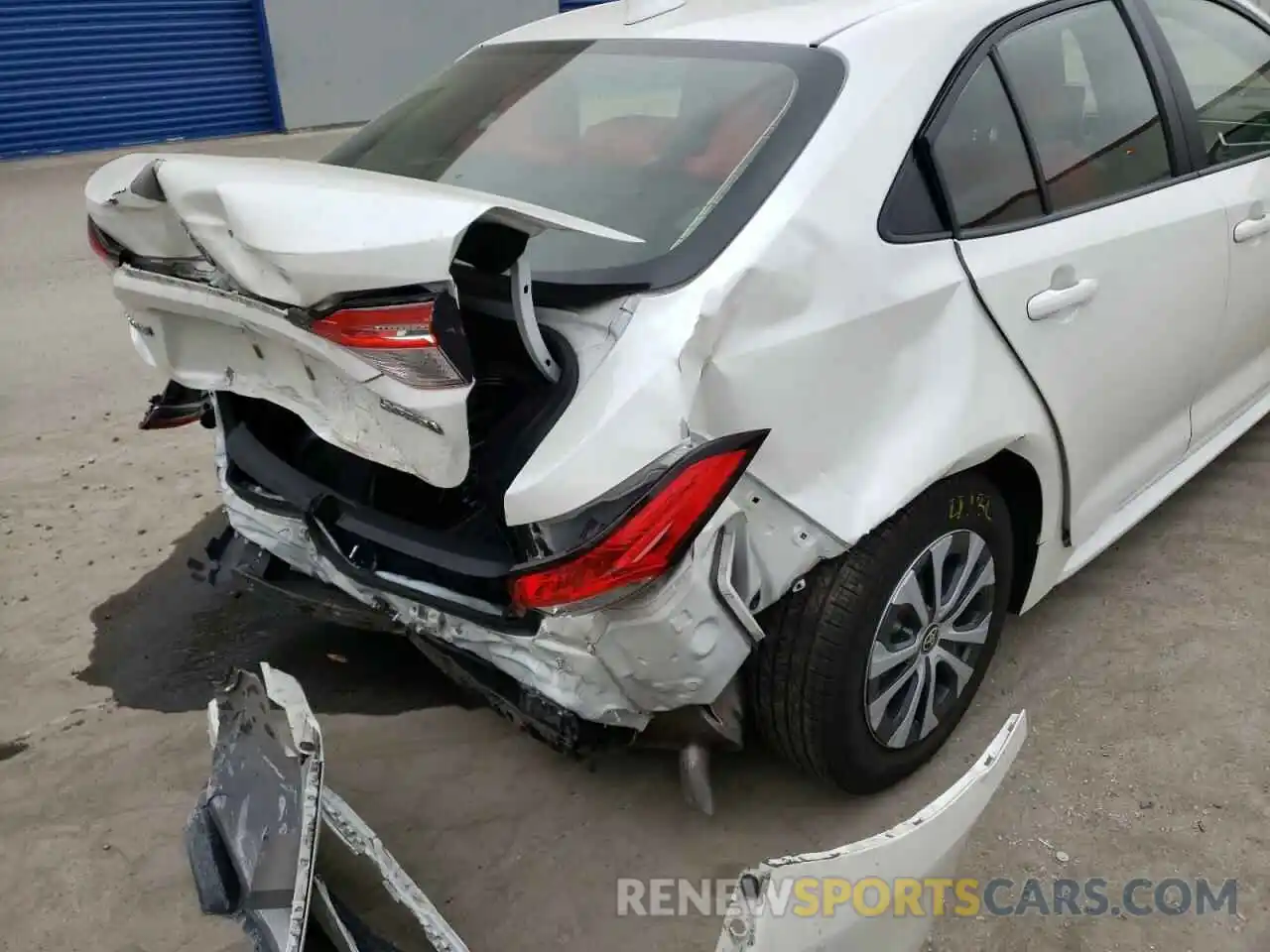 9 Photograph of a damaged car JTDEBRBE5LJ009045 TOYOTA COROLLA 2020