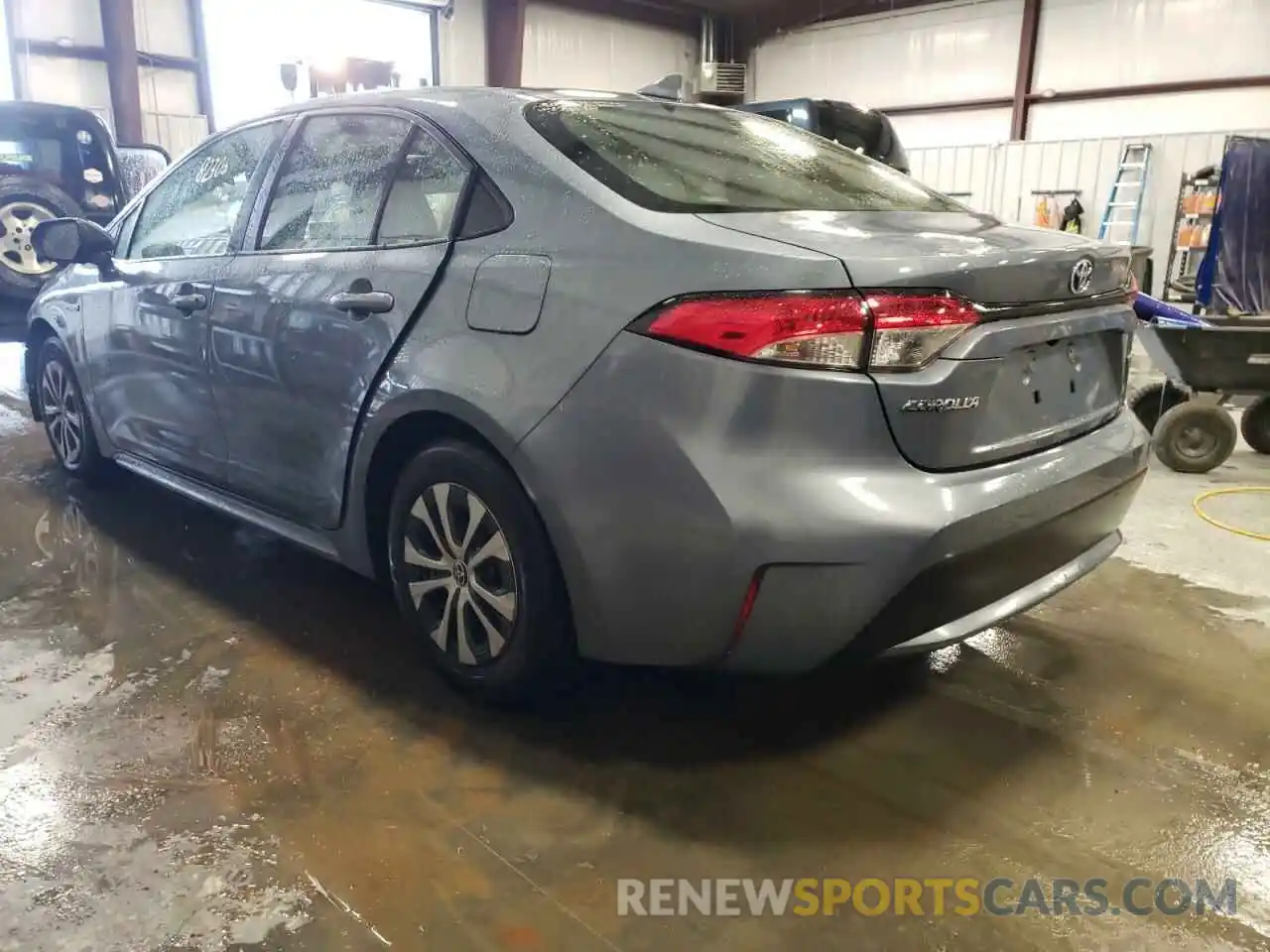 3 Photograph of a damaged car JTDEBRBE5LJ009160 TOYOTA COROLLA 2020