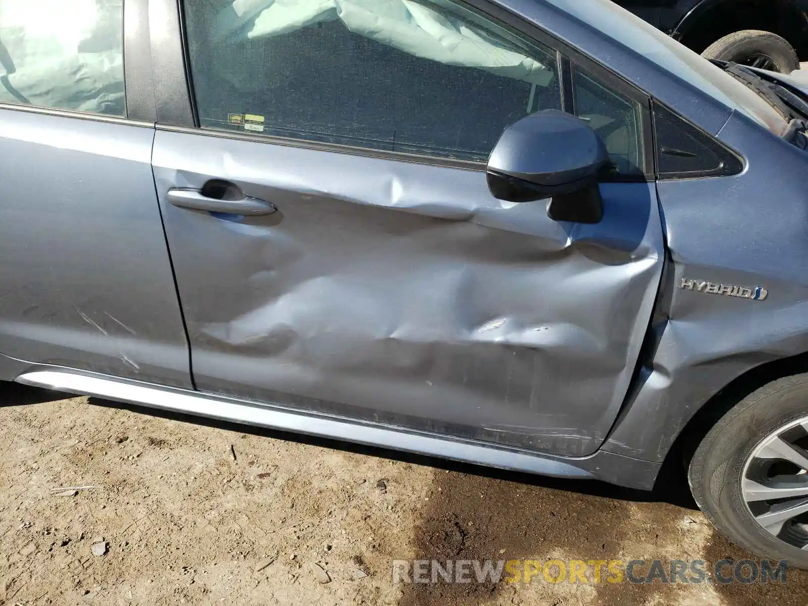 9 Photograph of a damaged car JTDEBRBE5LJ009756 TOYOTA COROLLA 2020