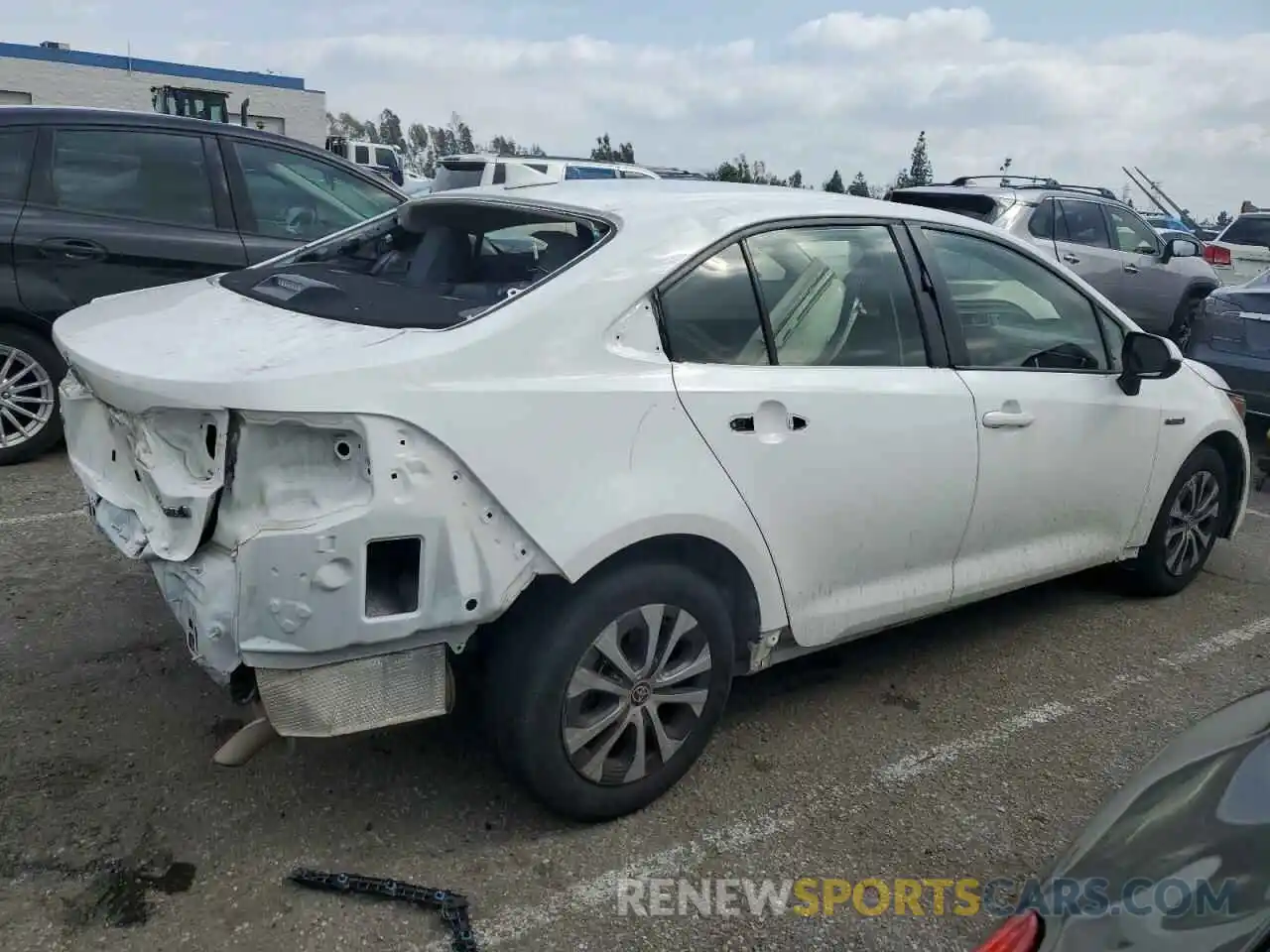 3 Фотография поврежденного автомобиля JTDEBRBE5LJ011068 TOYOTA COROLLA 2020