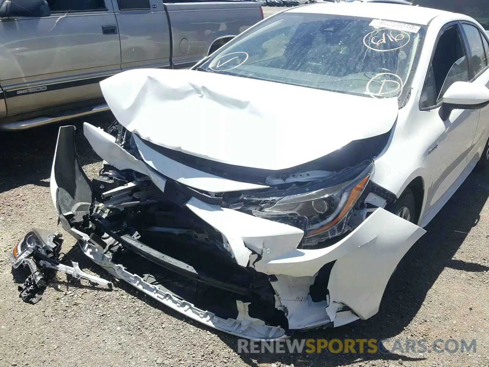 9 Photograph of a damaged car JTDEBRBE5LJ011202 TOYOTA COROLLA 2020