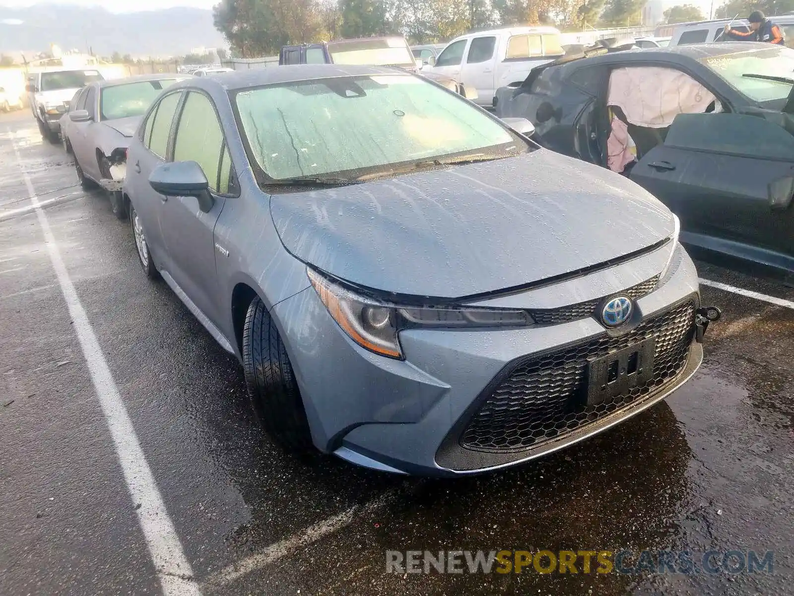 1 Photograph of a damaged car JTDEBRBE5LJ013385 TOYOTA COROLLA 2020