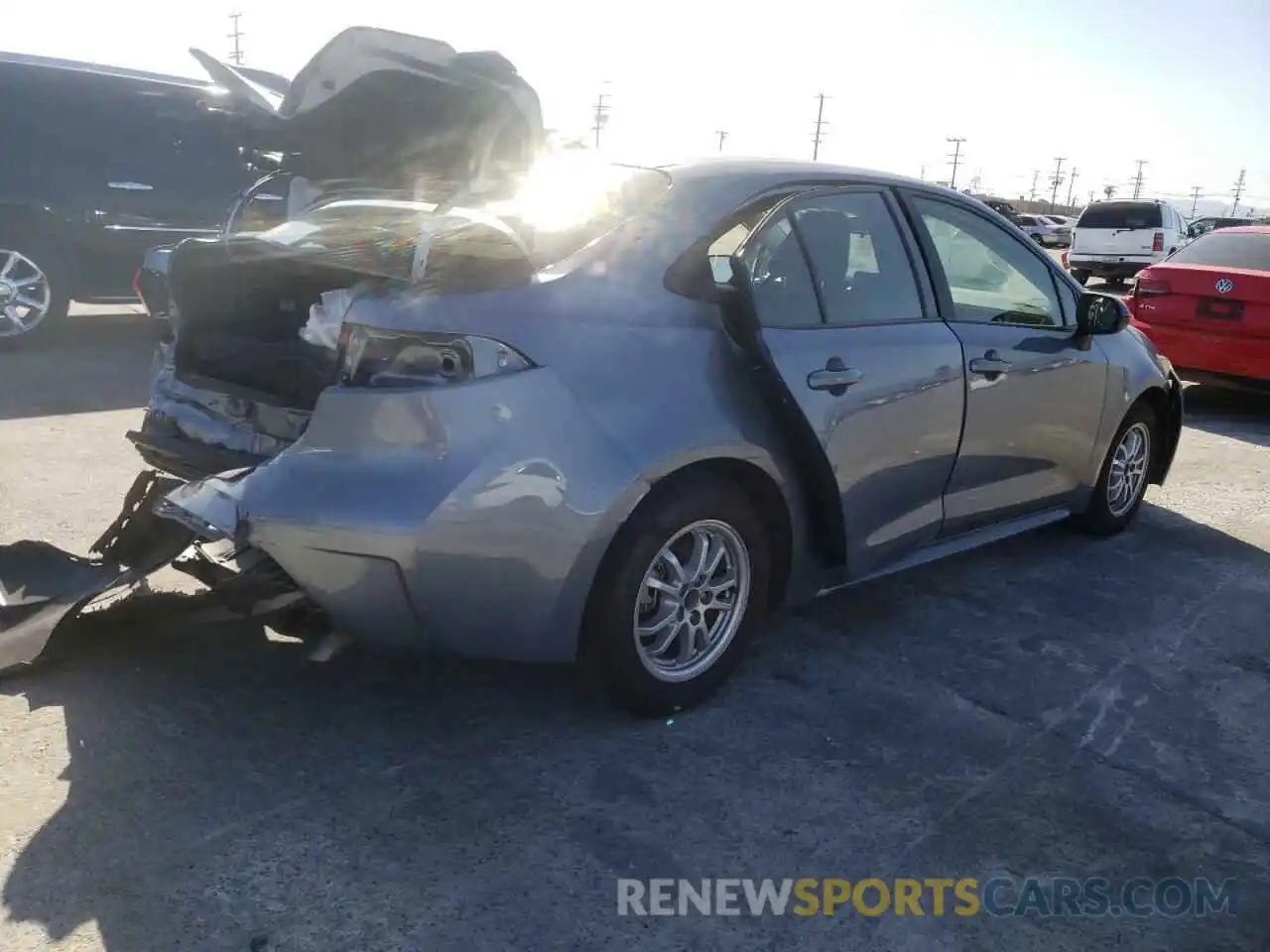 4 Photograph of a damaged car JTDEBRBE5LJ014858 TOYOTA COROLLA 2020