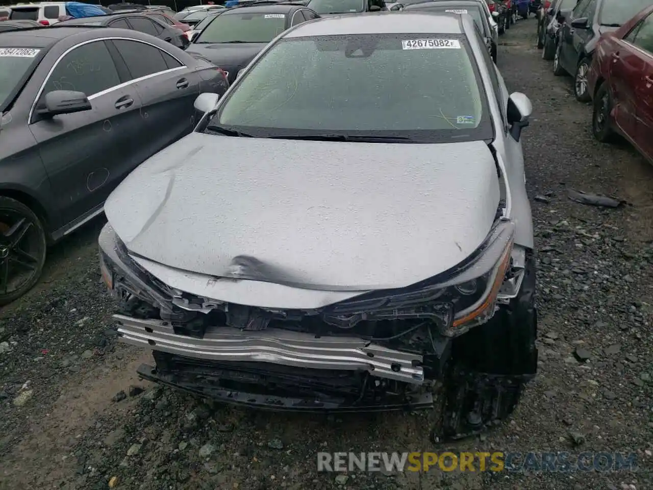 9 Photograph of a damaged car JTDEBRBE5LJ015511 TOYOTA COROLLA 2020