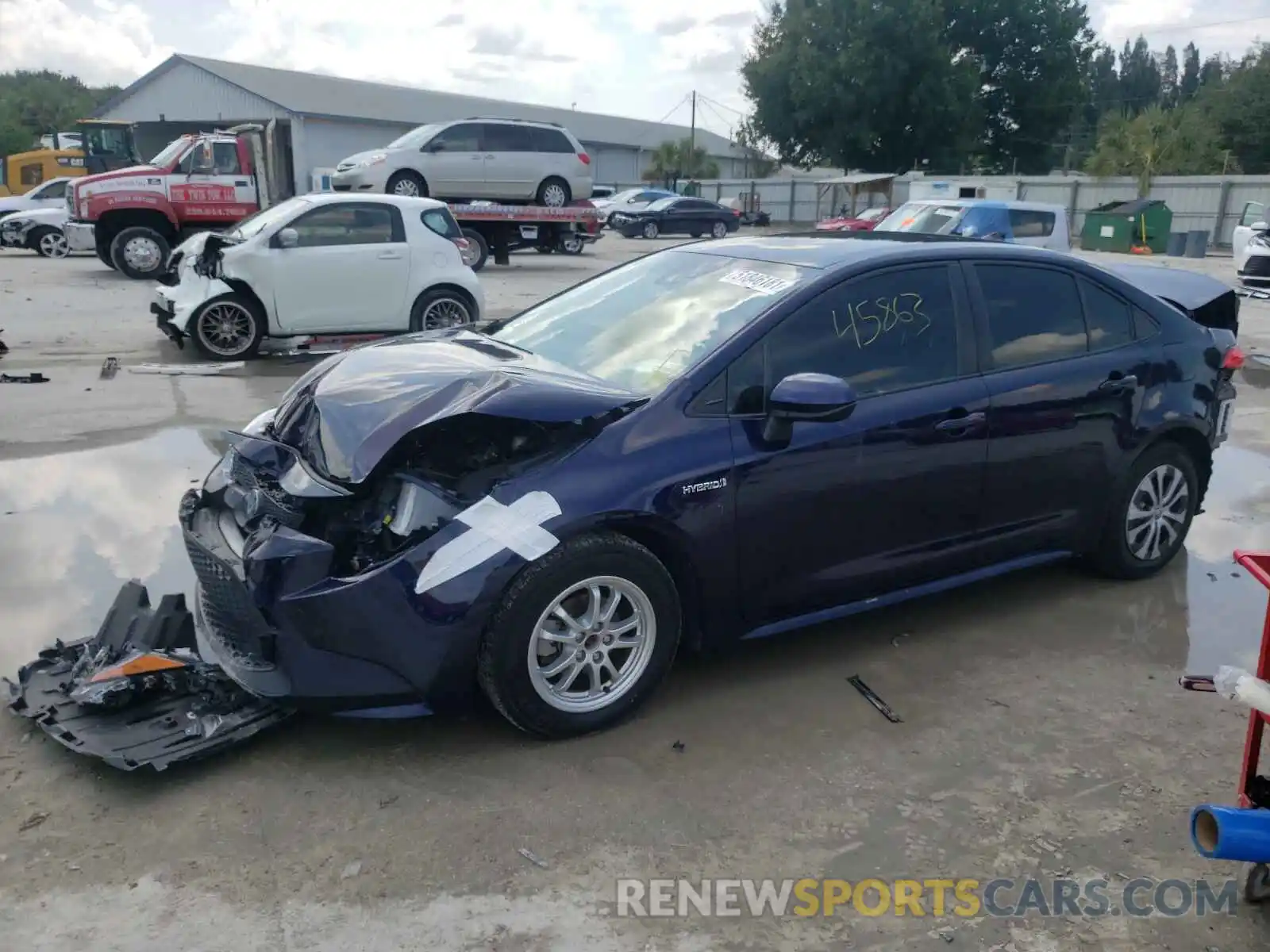 2 Photograph of a damaged car JTDEBRBE5LJ016951 TOYOTA COROLLA 2020