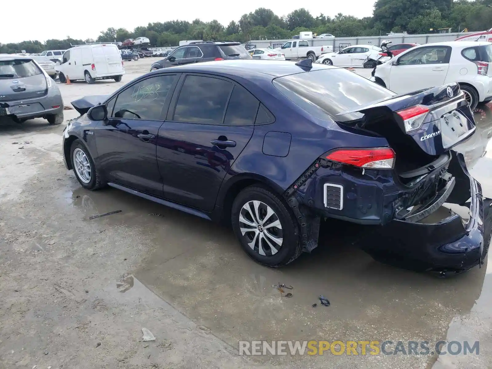 3 Photograph of a damaged car JTDEBRBE5LJ016951 TOYOTA COROLLA 2020