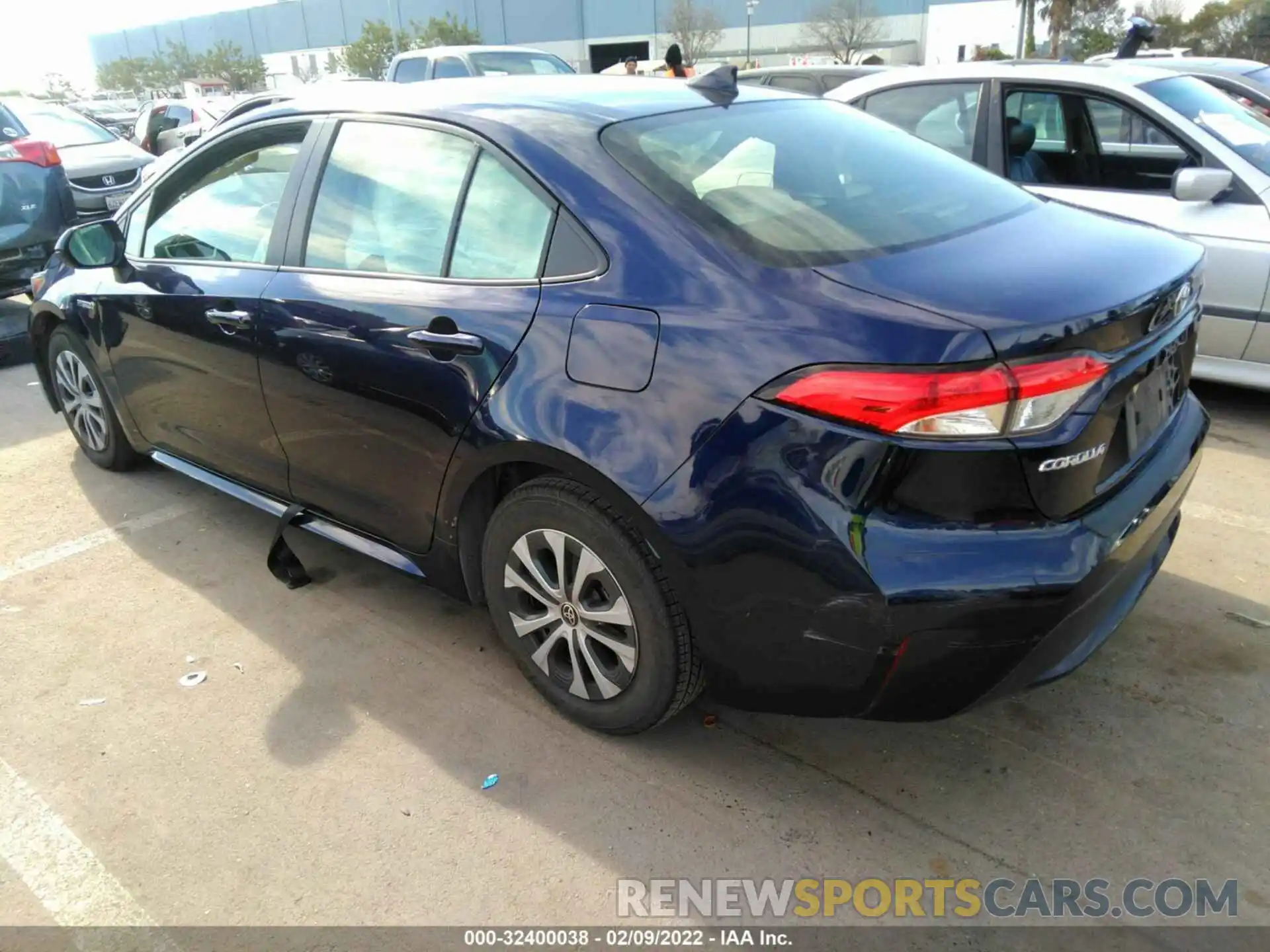 3 Photograph of a damaged car JTDEBRBE5LJ018215 TOYOTA COROLLA 2020