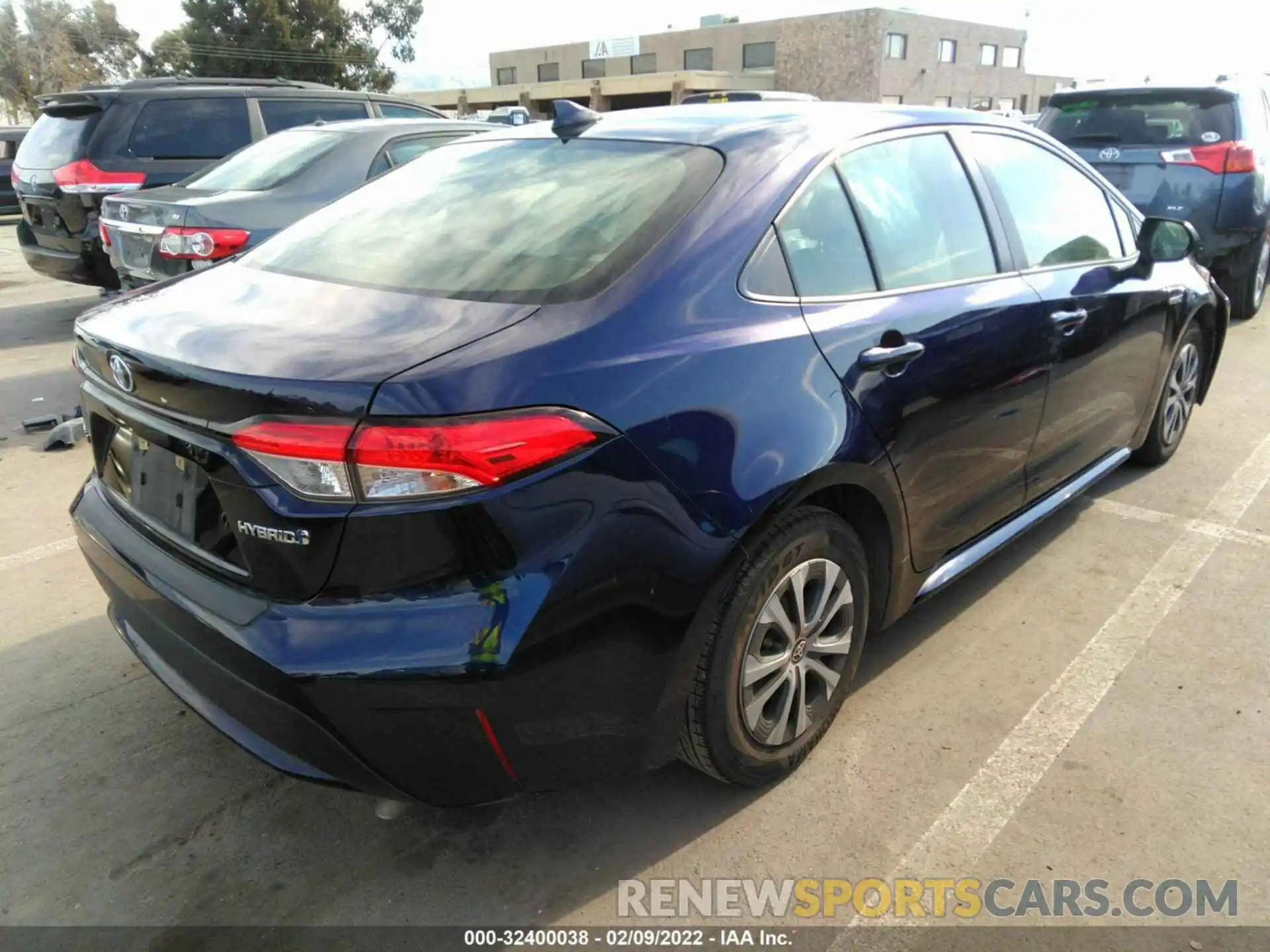 4 Photograph of a damaged car JTDEBRBE5LJ018215 TOYOTA COROLLA 2020