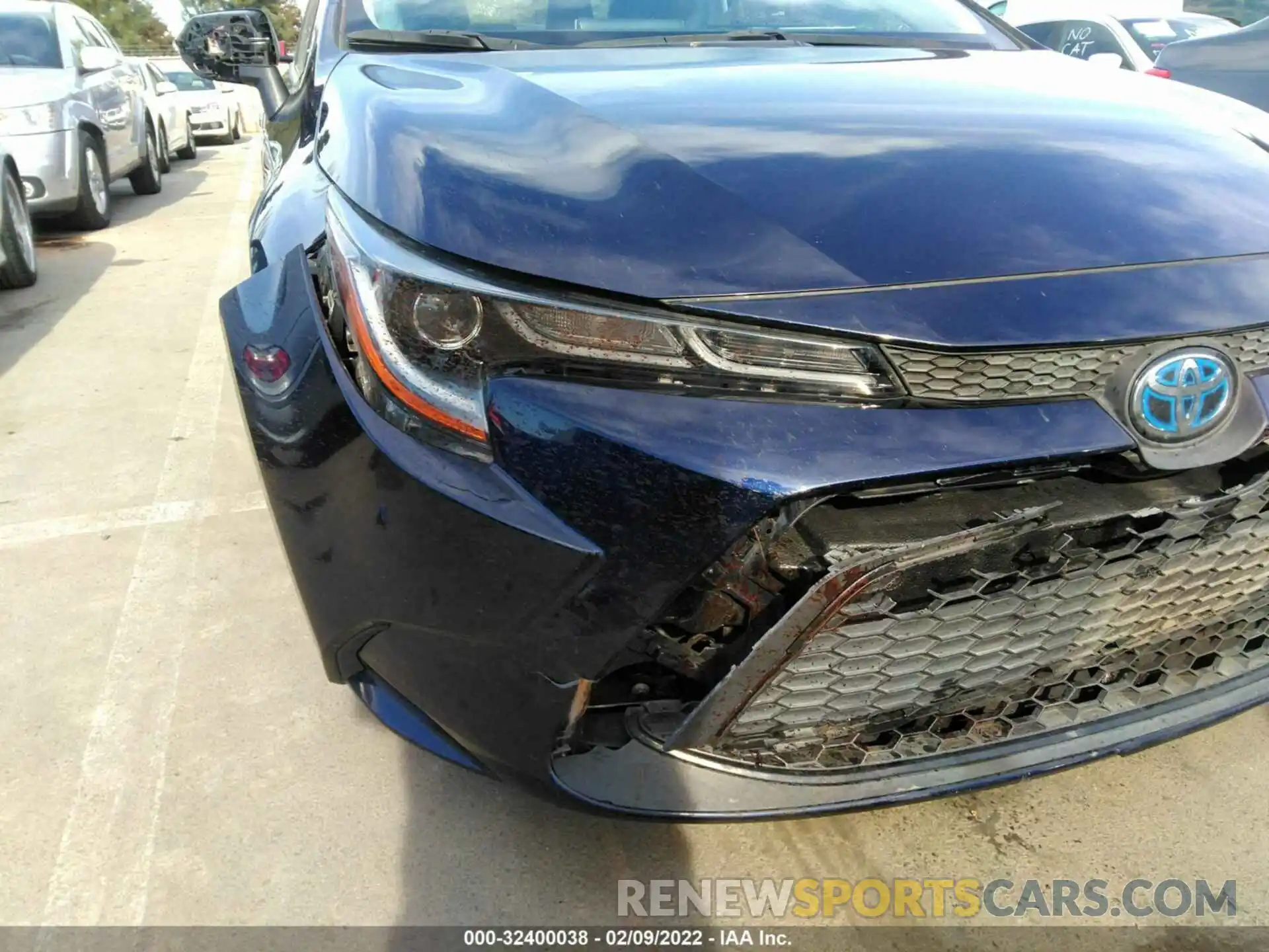 6 Photograph of a damaged car JTDEBRBE5LJ018215 TOYOTA COROLLA 2020