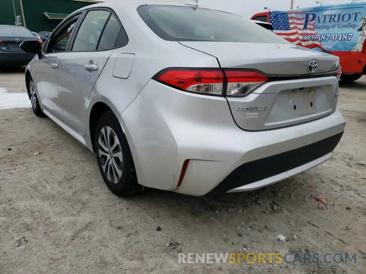 3 Photograph of a damaged car JTDEBRBE5LJ019137 TOYOTA COROLLA 2020