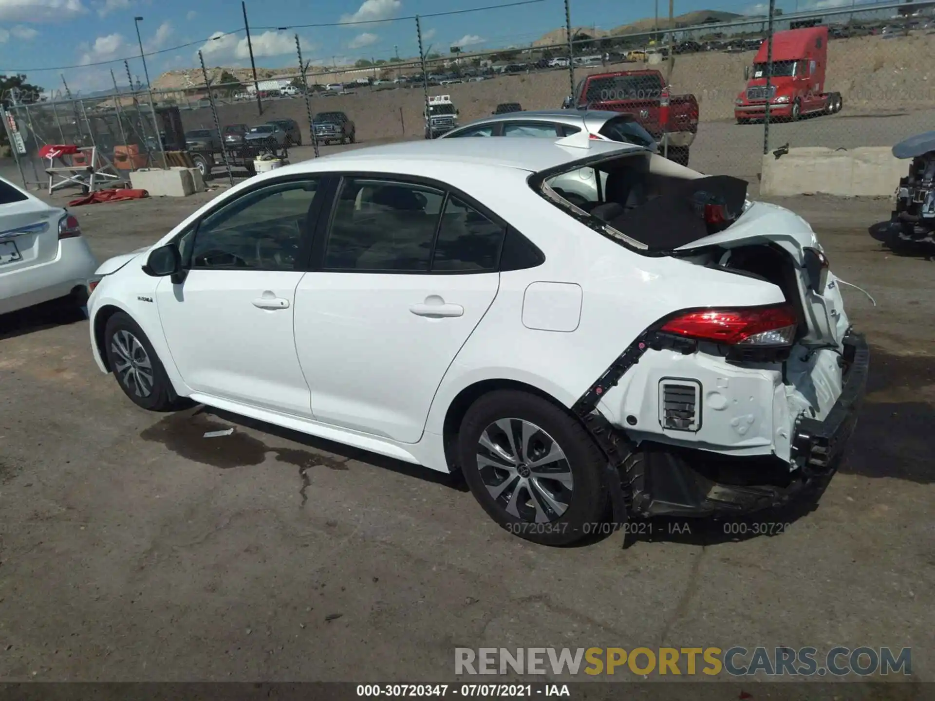 3 Photograph of a damaged car JTDEBRBE5LJ021695 TOYOTA COROLLA 2020