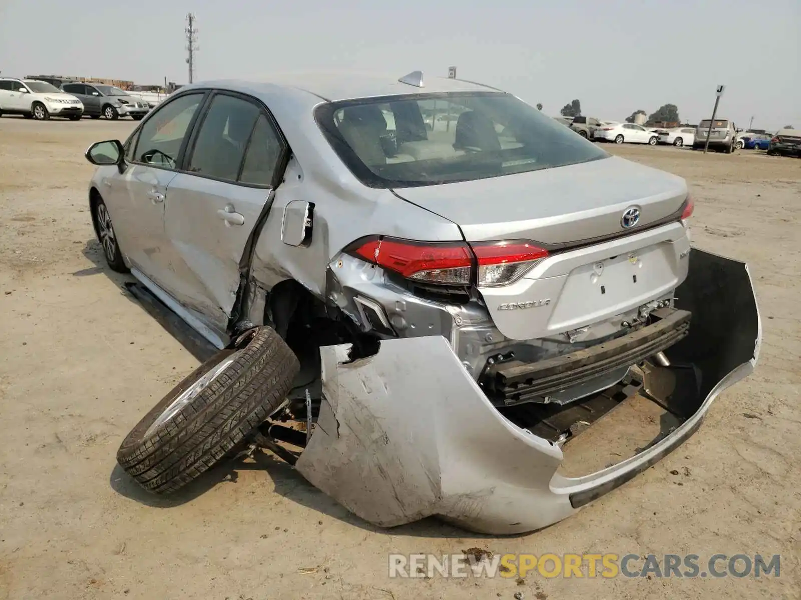 3 Photograph of a damaged car JTDEBRBE5LJ023947 TOYOTA COROLLA 2020