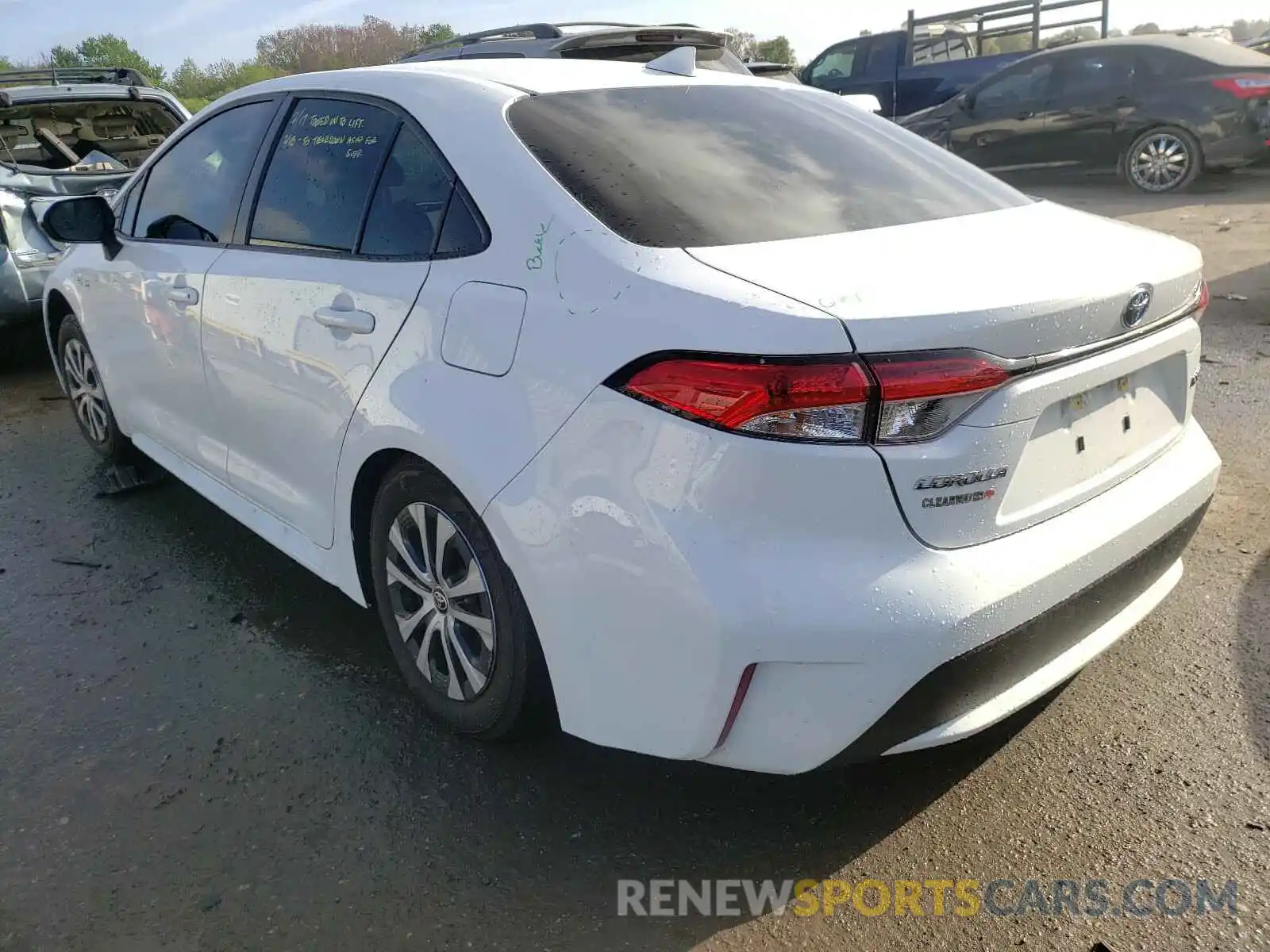 3 Photograph of a damaged car JTDEBRBE5LJ024273 TOYOTA COROLLA 2020