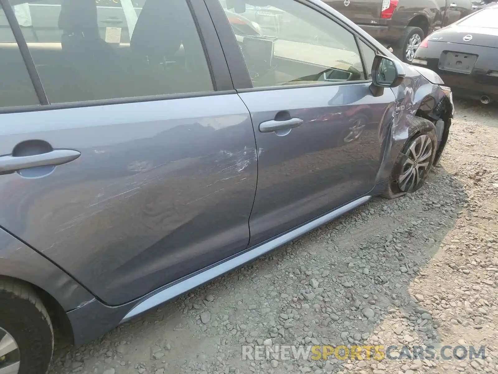 9 Photograph of a damaged car JTDEBRBE5LJ024435 TOYOTA COROLLA 2020