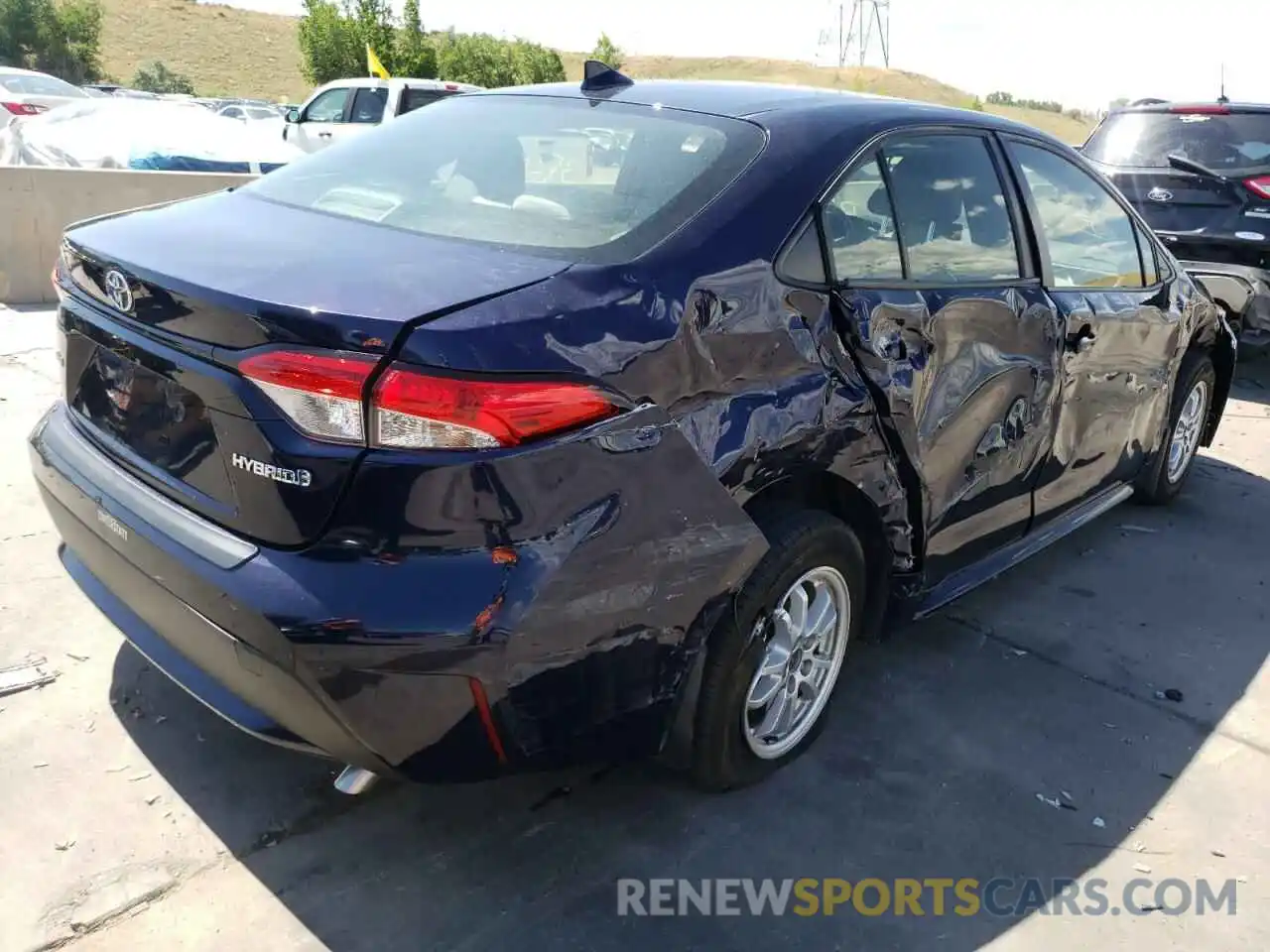 4 Photograph of a damaged car JTDEBRBE5LJ027691 TOYOTA COROLLA 2020