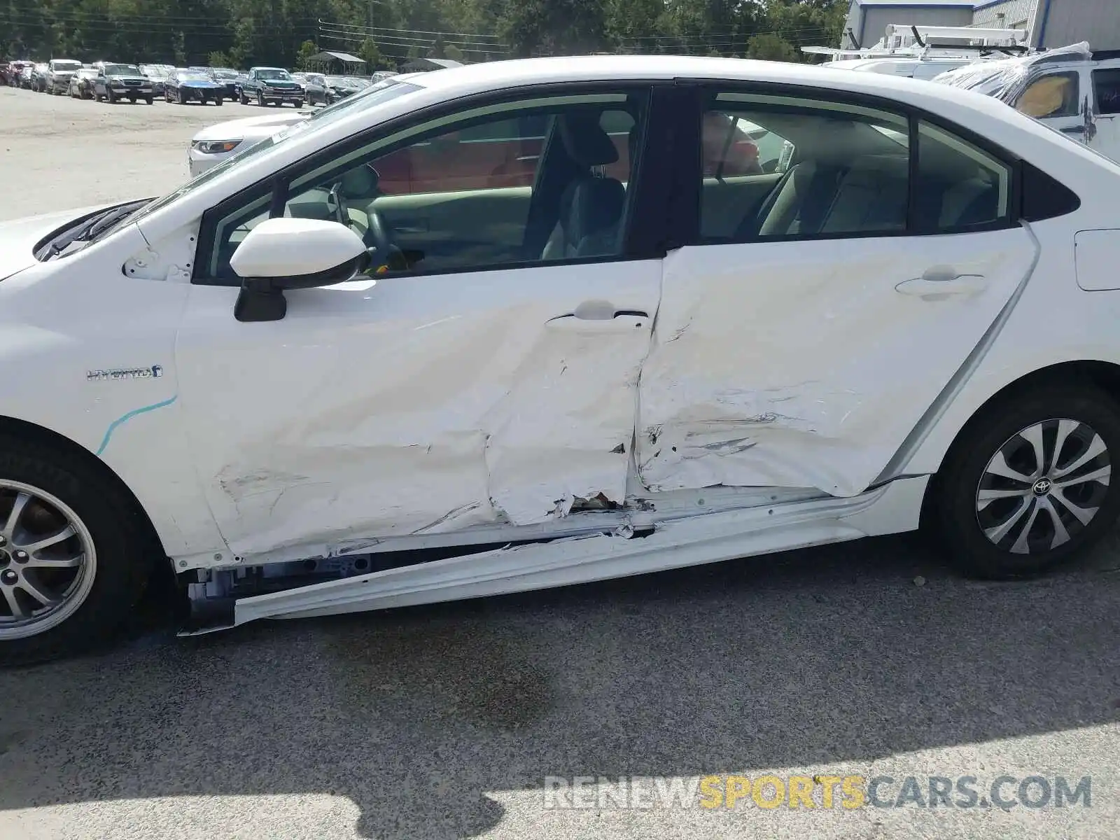 10 Photograph of a damaged car JTDEBRBE5LJ028372 TOYOTA COROLLA 2020