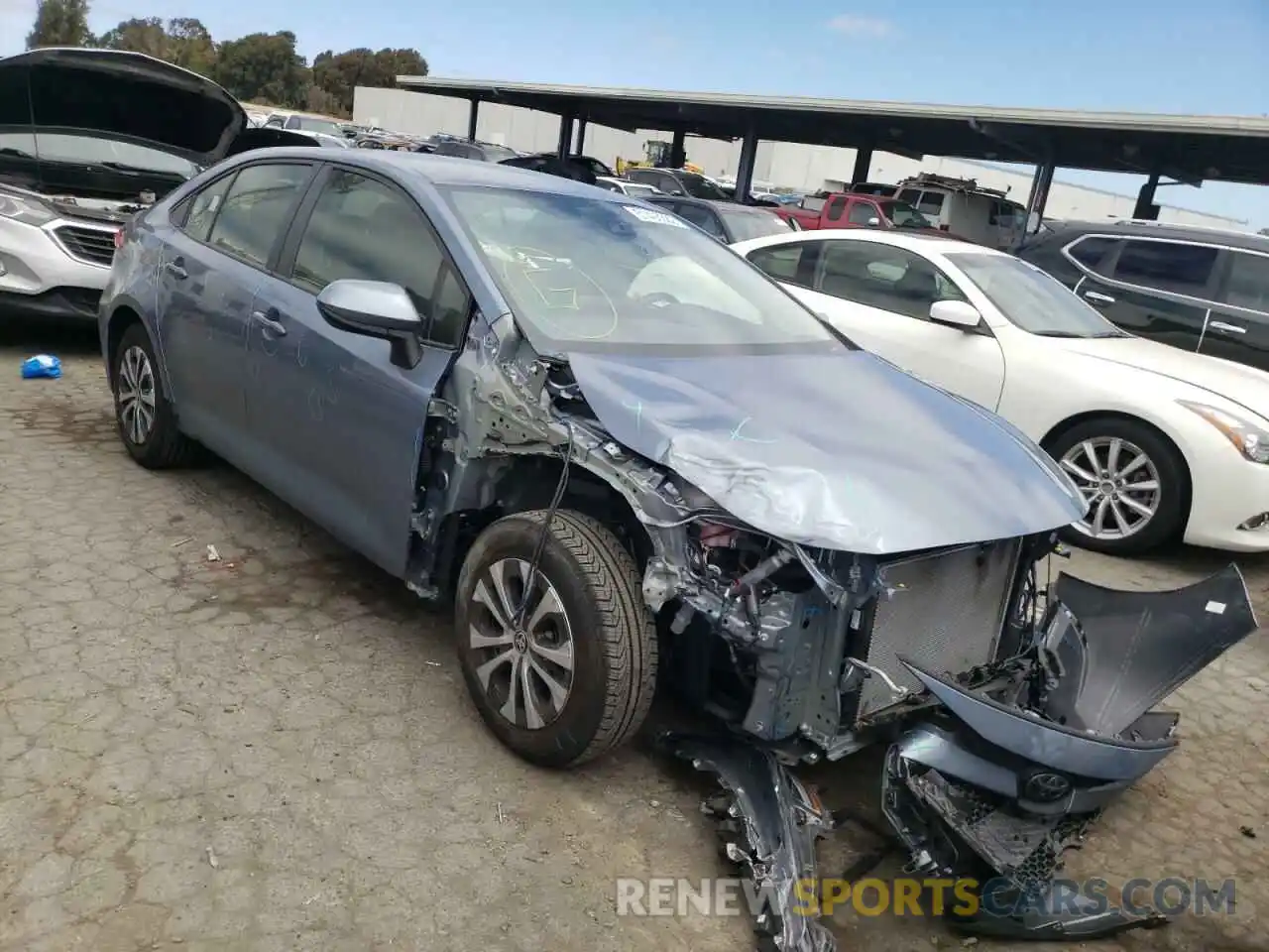 1 Photograph of a damaged car JTDEBRBE5LJ029408 TOYOTA COROLLA 2020