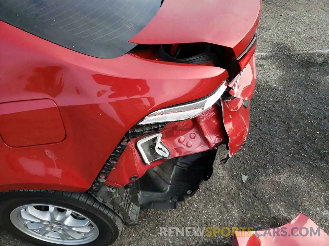 9 Photograph of a damaged car JTDEBRBE6LJ001942 TOYOTA COROLLA 2020