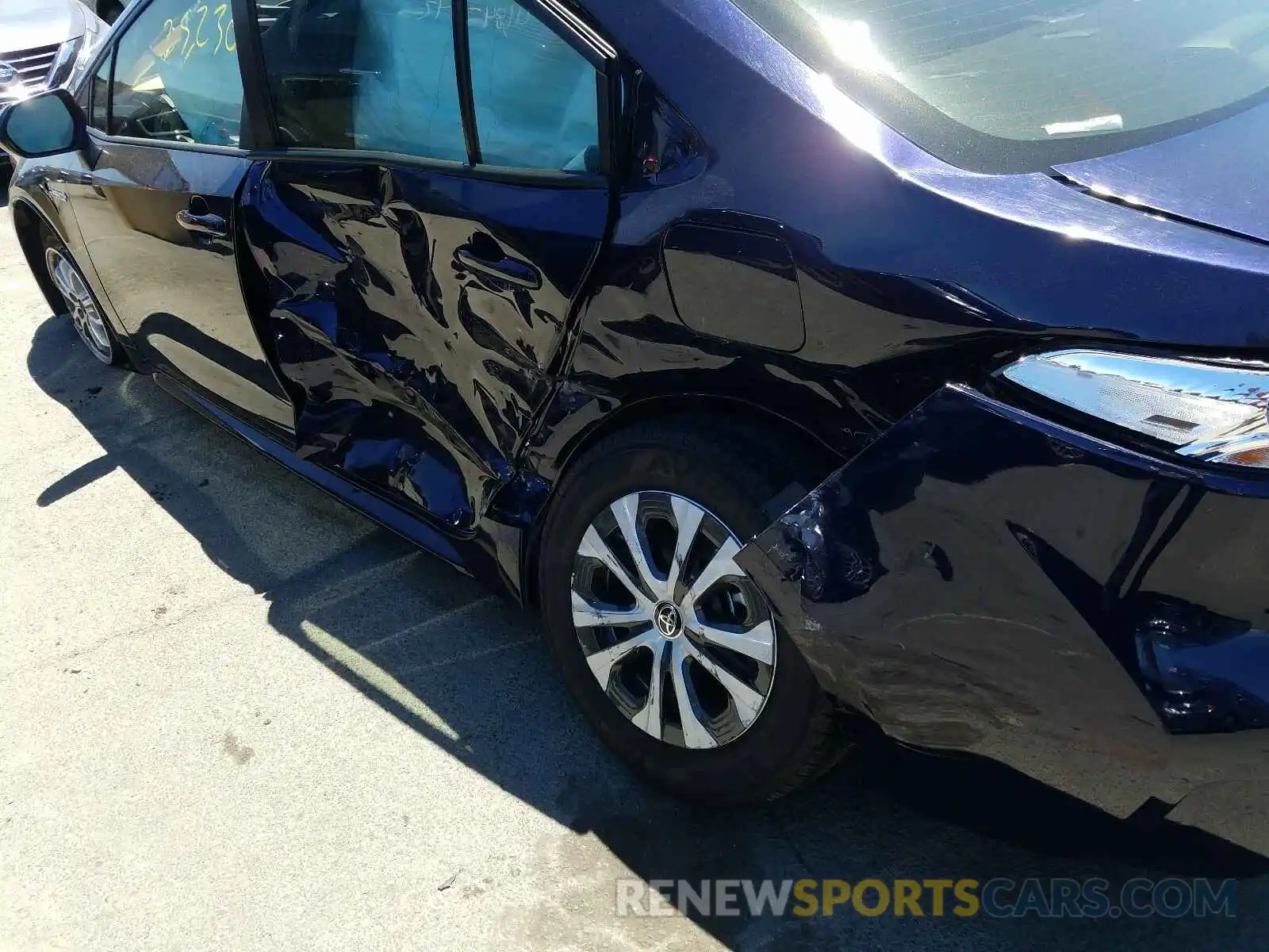 9 Photograph of a damaged car JTDEBRBE6LJ006557 TOYOTA COROLLA 2020