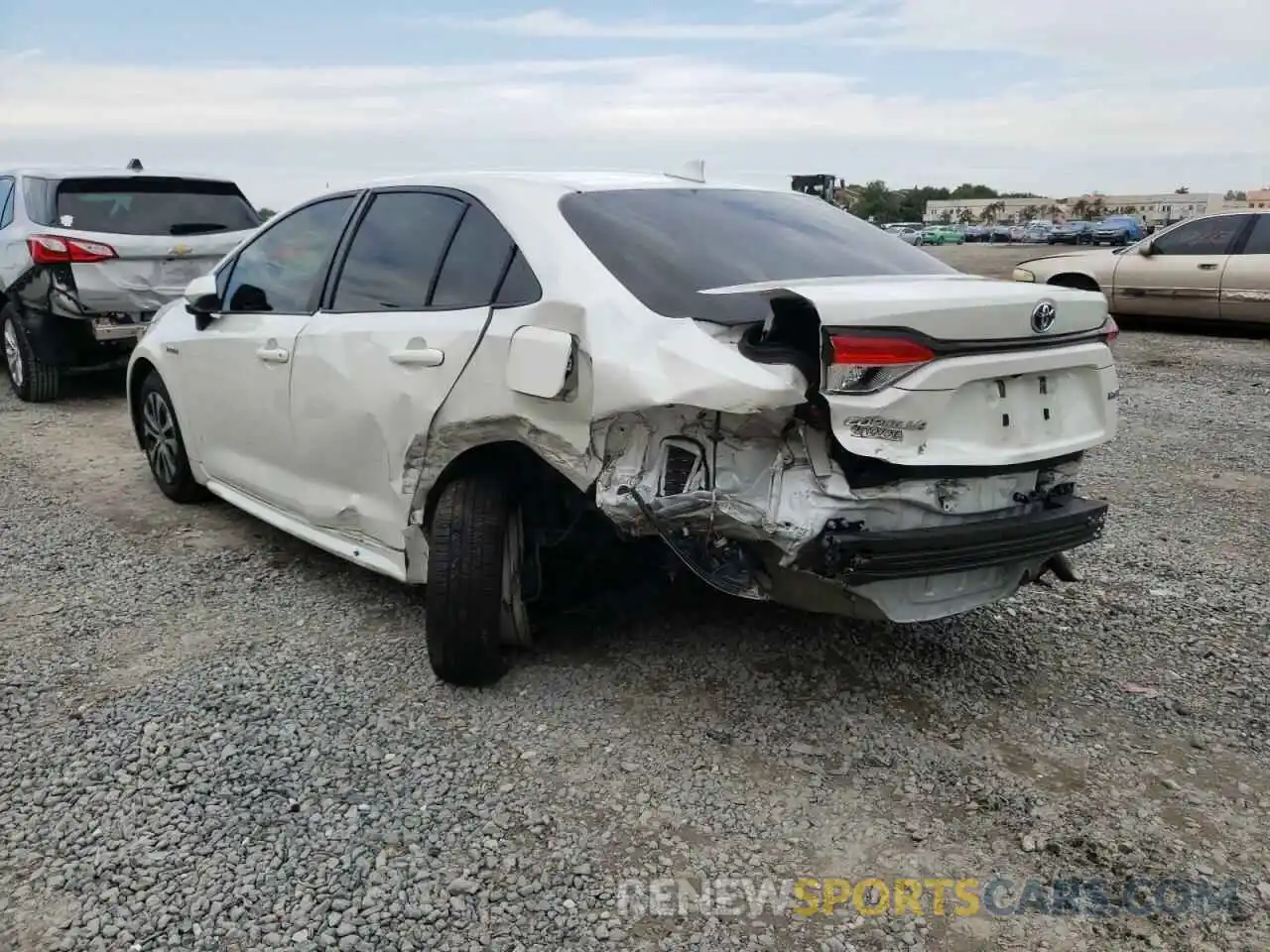 3 Photograph of a damaged car JTDEBRBE6LJ007577 TOYOTA COROLLA 2020