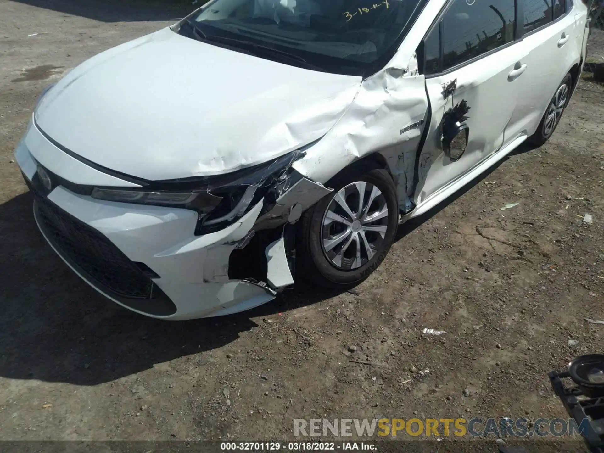 6 Photograph of a damaged car JTDEBRBE6LJ009409 TOYOTA COROLLA 2020