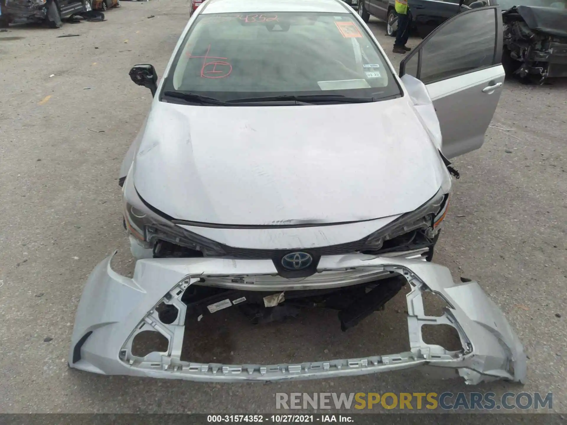 6 Photograph of a damaged car JTDEBRBE6LJ011869 TOYOTA COROLLA 2020