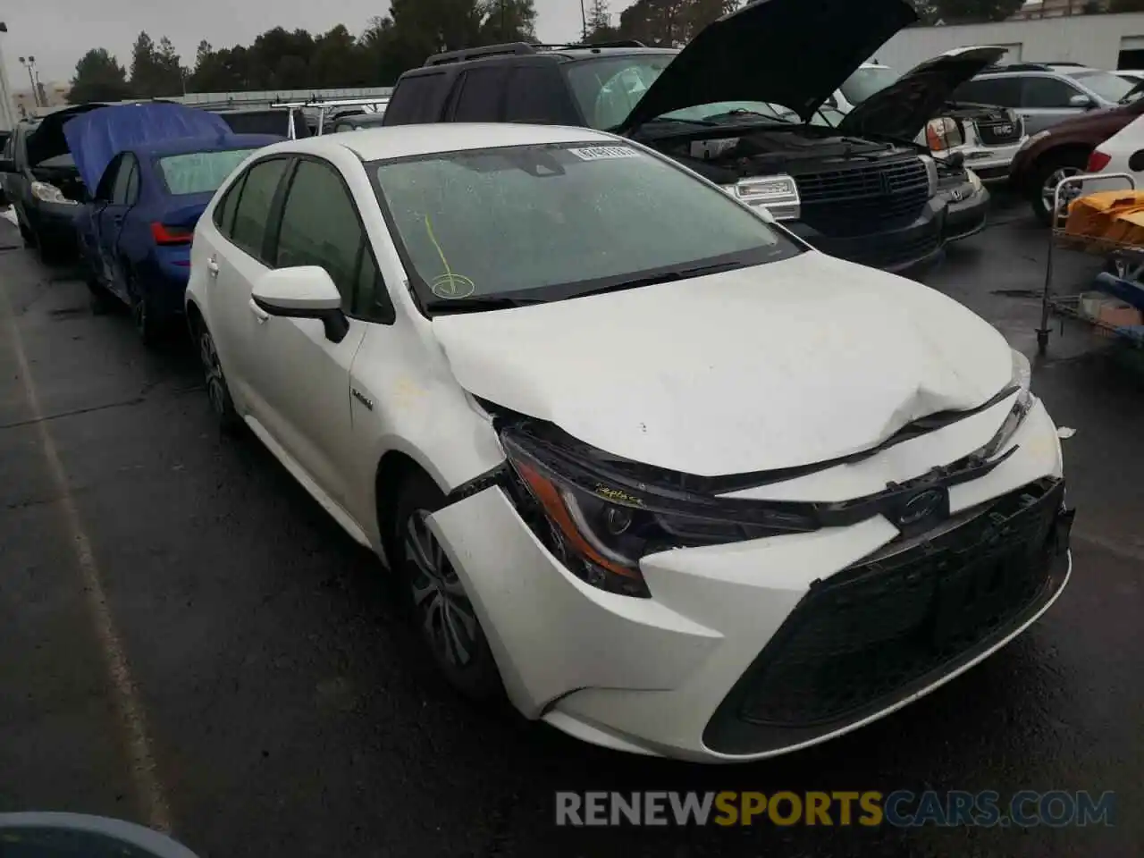 1 Photograph of a damaged car JTDEBRBE6LJ014481 TOYOTA COROLLA 2020