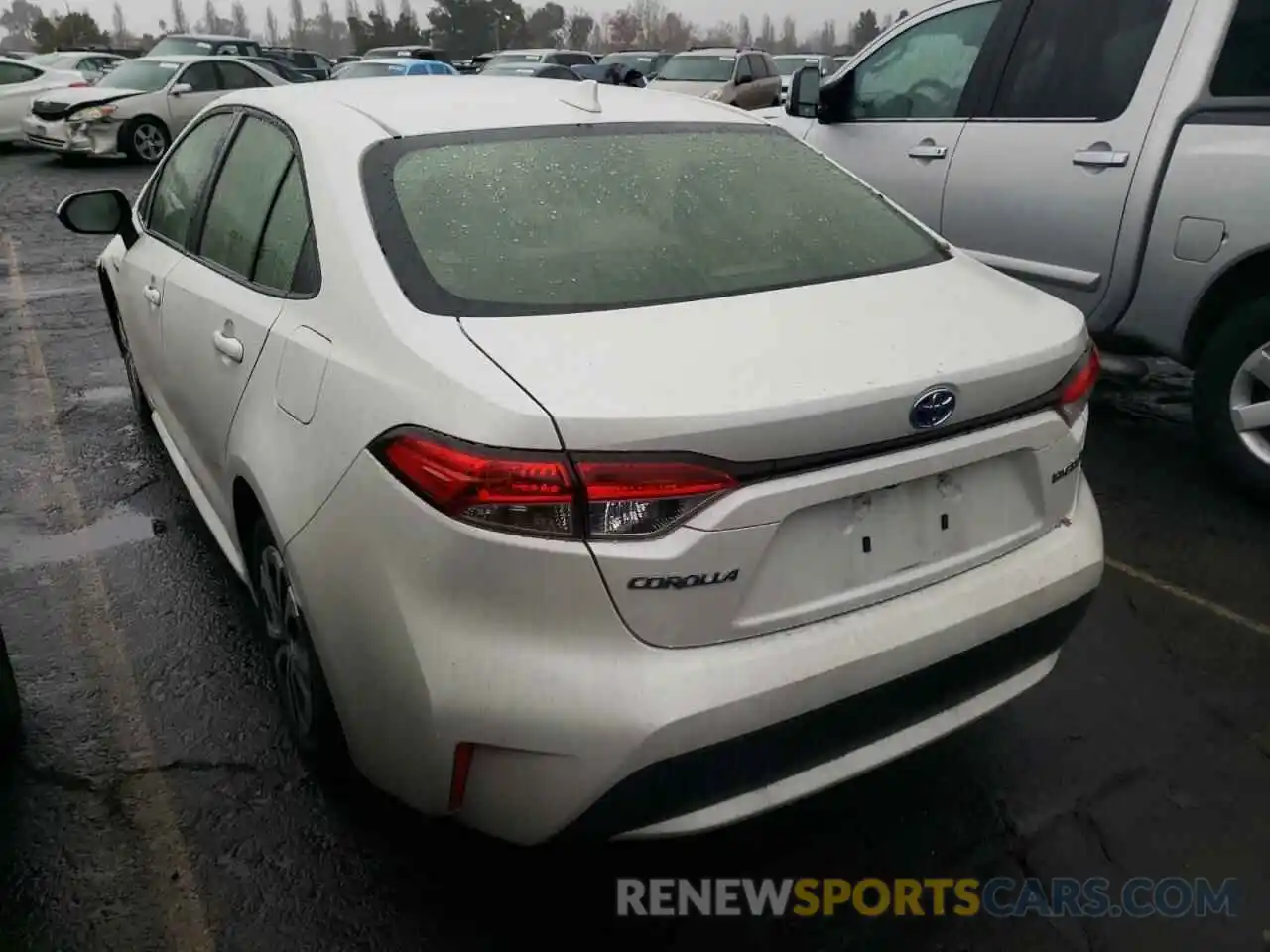 3 Photograph of a damaged car JTDEBRBE6LJ014481 TOYOTA COROLLA 2020