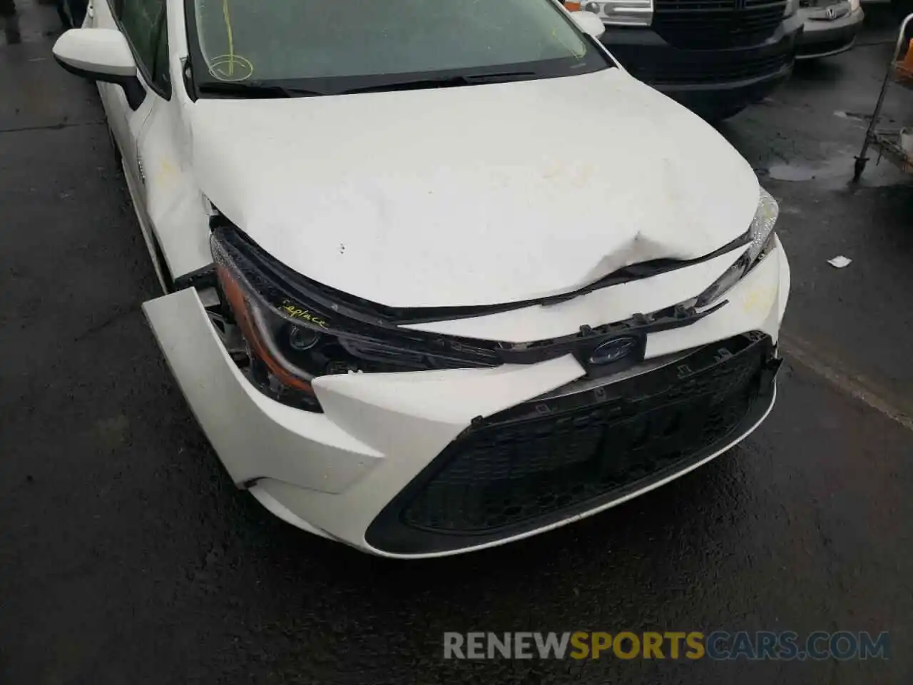 9 Photograph of a damaged car JTDEBRBE6LJ014481 TOYOTA COROLLA 2020