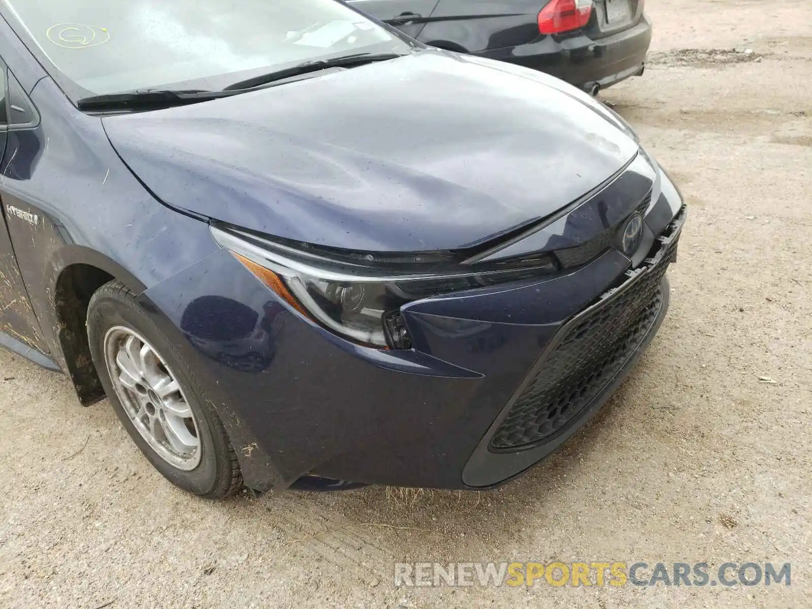 9 Photograph of a damaged car JTDEBRBE6LJ015212 TOYOTA COROLLA 2020