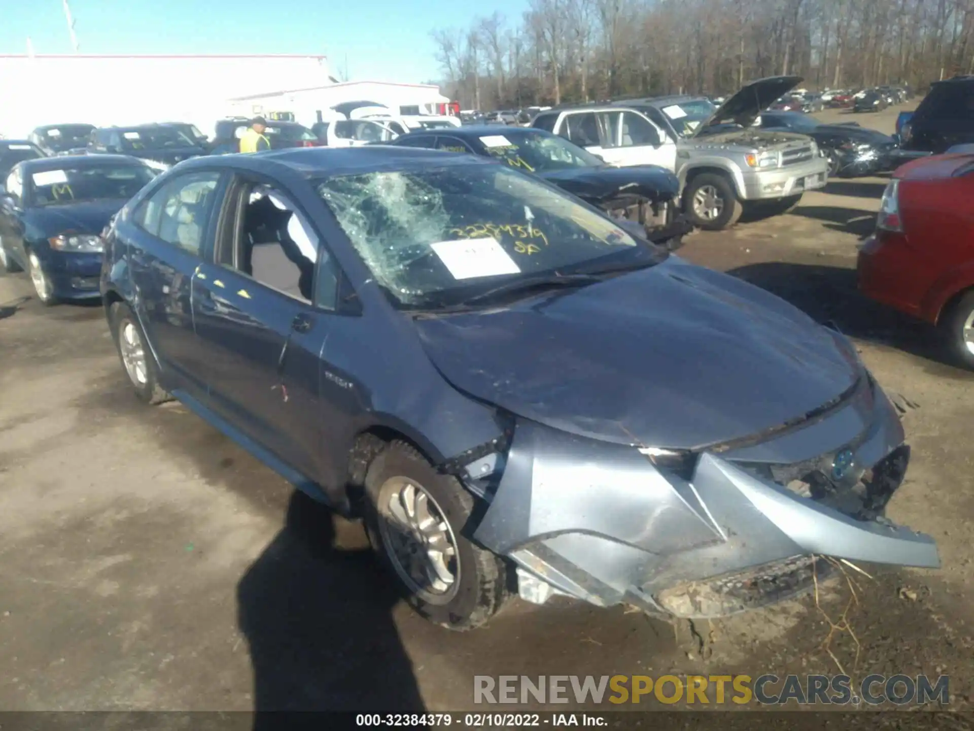 6 Photograph of a damaged car JTDEBRBE6LJ016795 TOYOTA COROLLA 2020