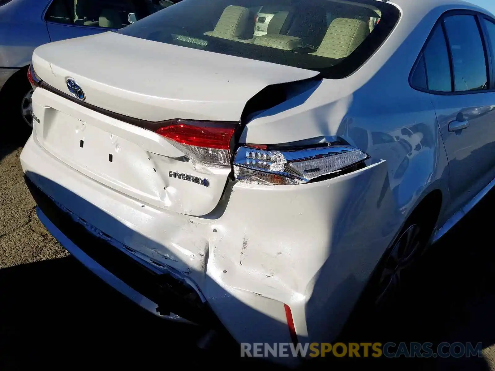 9 Photograph of a damaged car JTDEBRBE6LJ021544 TOYOTA COROLLA 2020