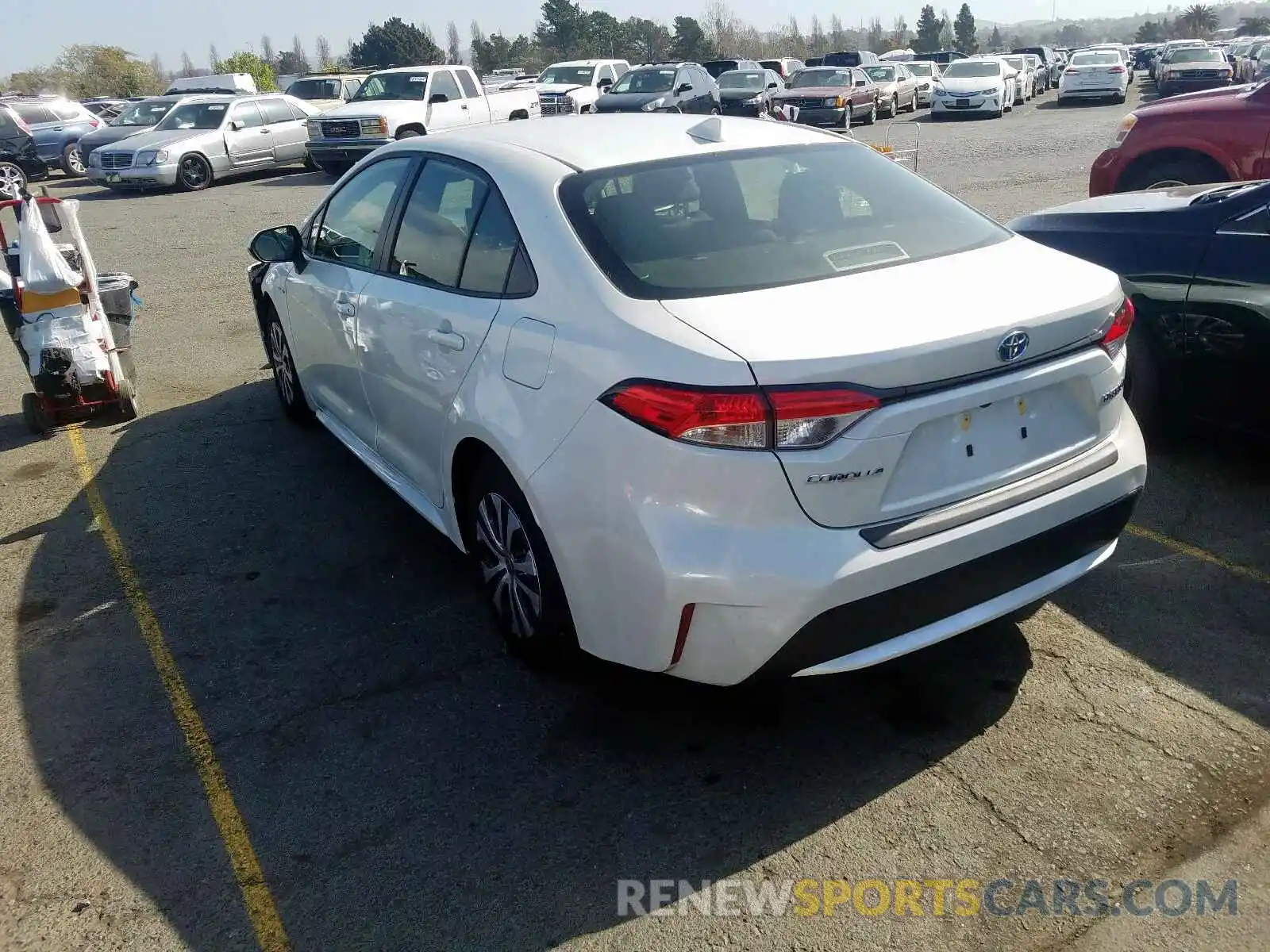 3 Photograph of a damaged car JTDEBRBE6LJ024332 TOYOTA COROLLA 2020