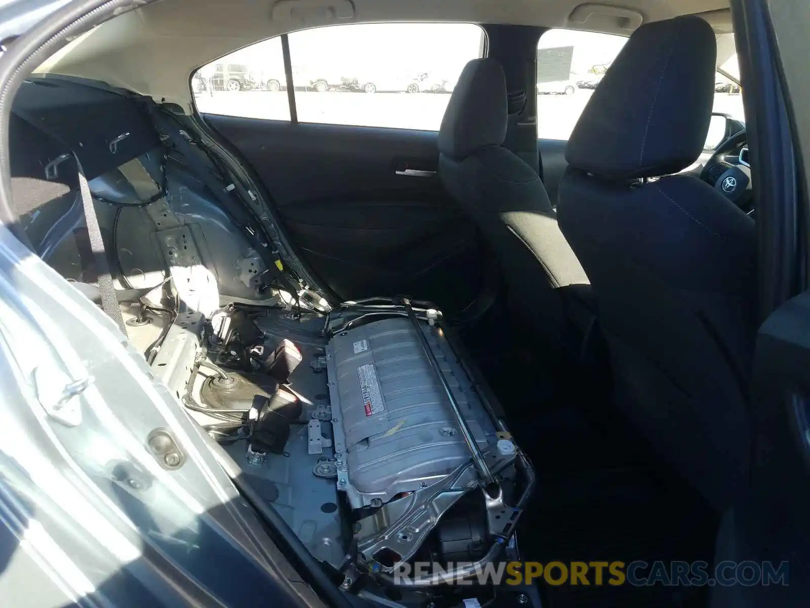 6 Photograph of a damaged car JTDEBRBE6LJ024508 TOYOTA COROLLA 2020