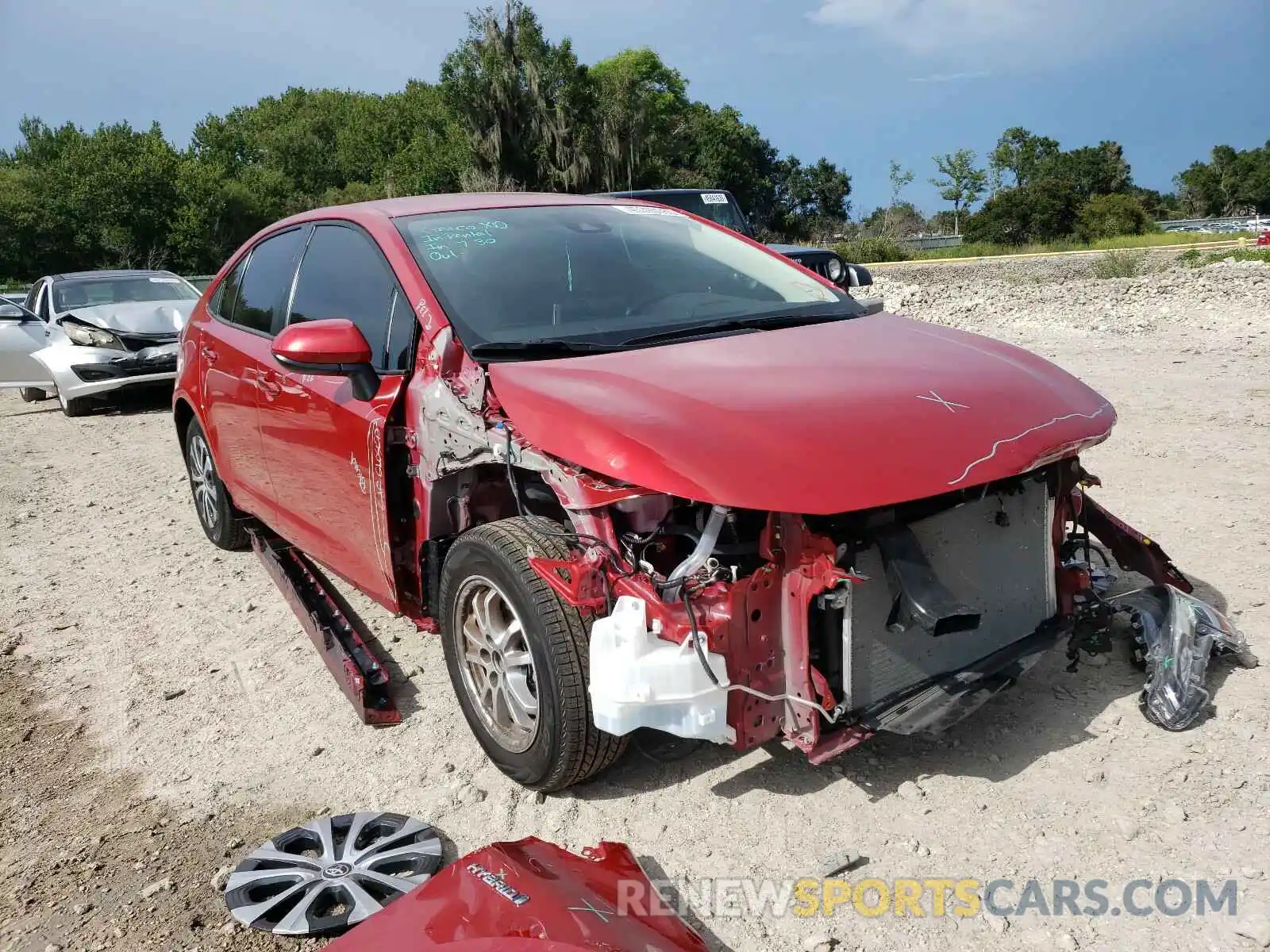 1 Photograph of a damaged car JTDEBRBE6LJ024895 TOYOTA COROLLA 2020