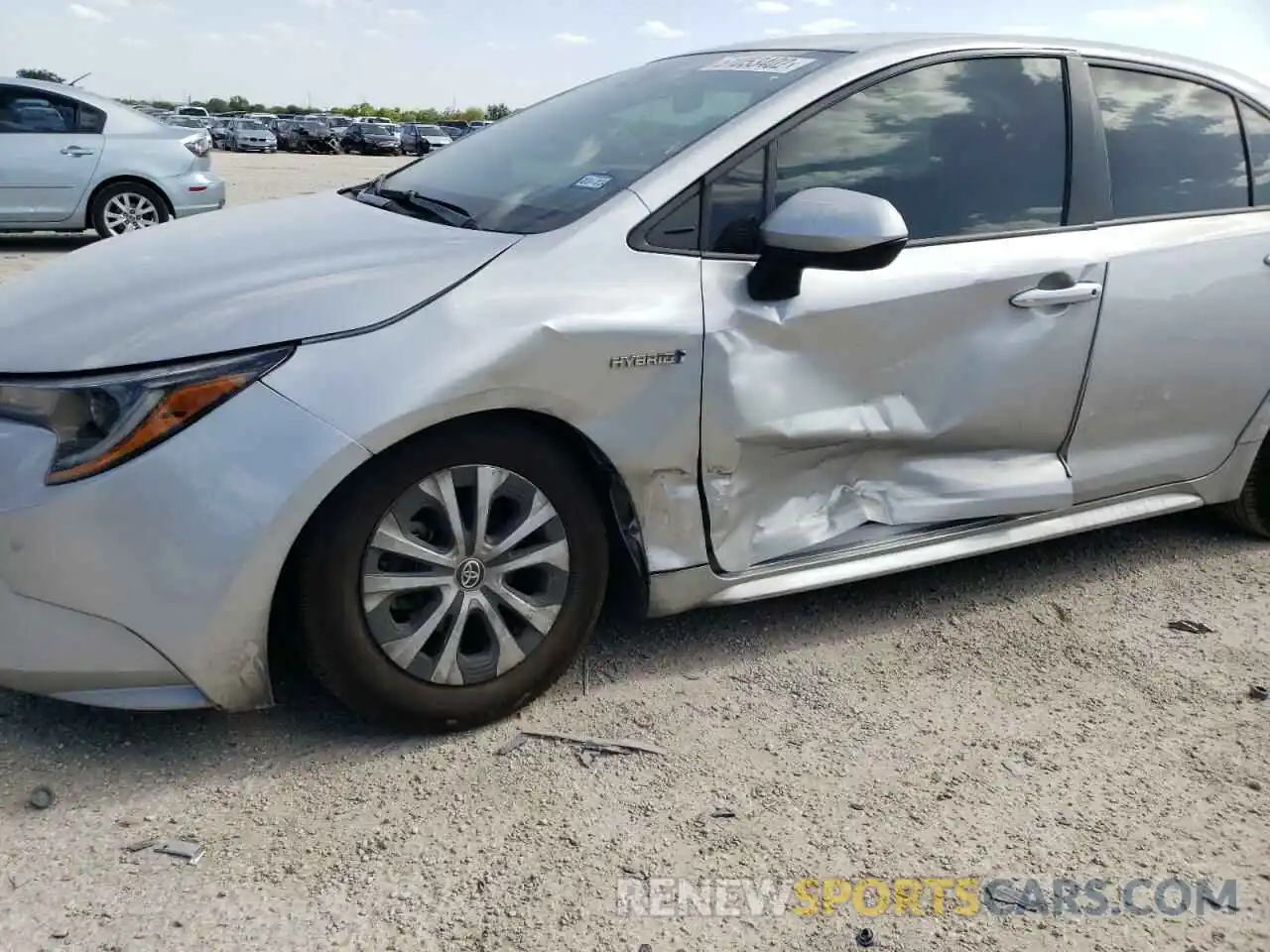 9 Photograph of a damaged car JTDEBRBE6LJ026971 TOYOTA COROLLA 2020