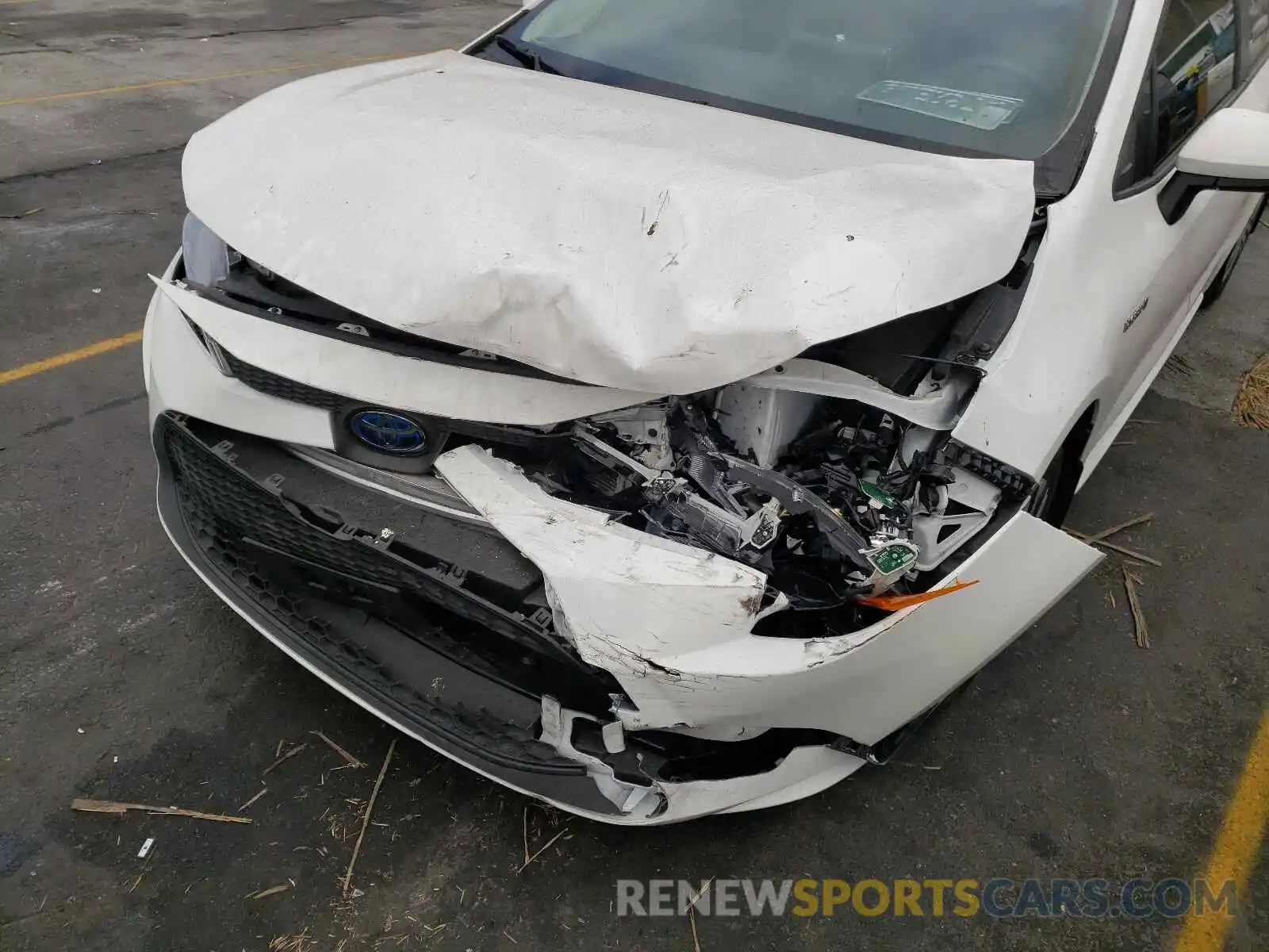 9 Photograph of a damaged car JTDEBRBE7LJ009385 TOYOTA COROLLA 2020