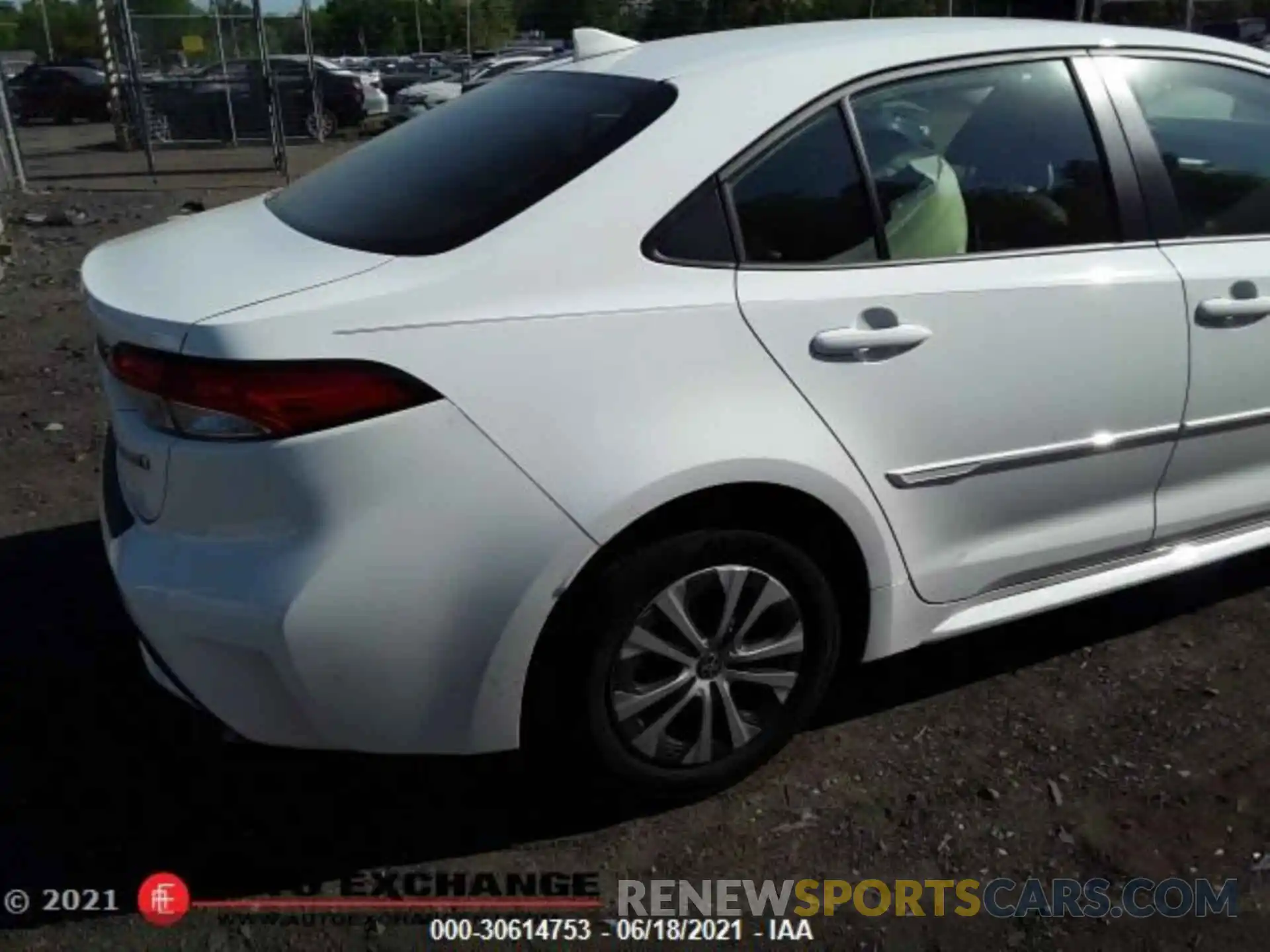 5 Photograph of a damaged car JTDEBRBE7LJ012352 TOYOTA COROLLA 2020