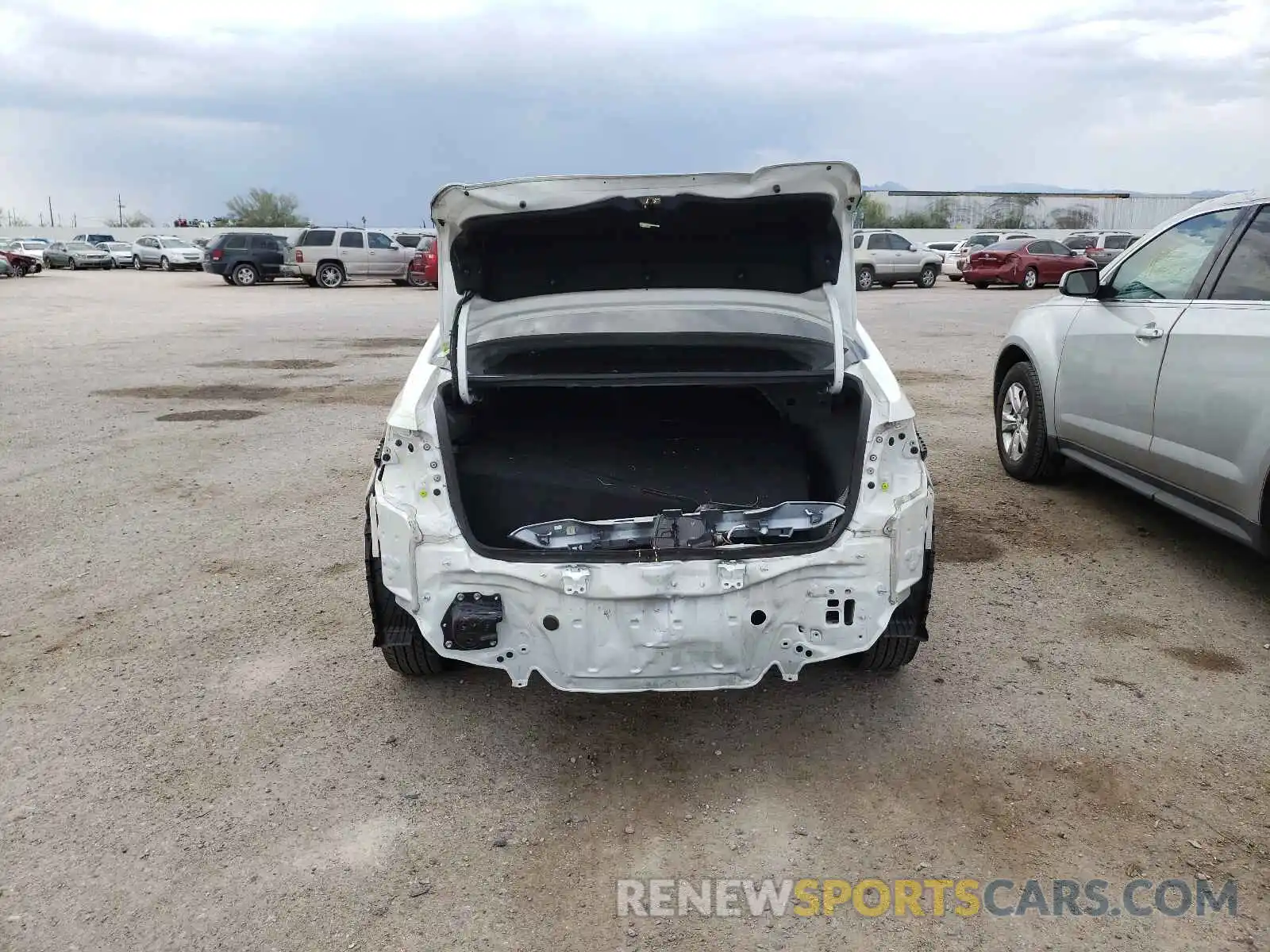 9 Photograph of a damaged car JTDEBRBE7LJ014067 TOYOTA COROLLA 2020