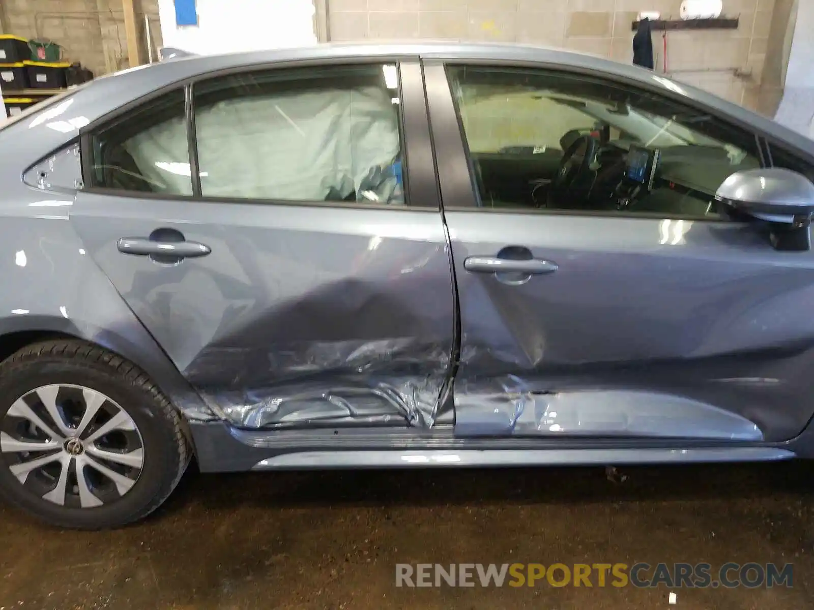 9 Photograph of a damaged car JTDEBRBE7LJ015140 TOYOTA COROLLA 2020