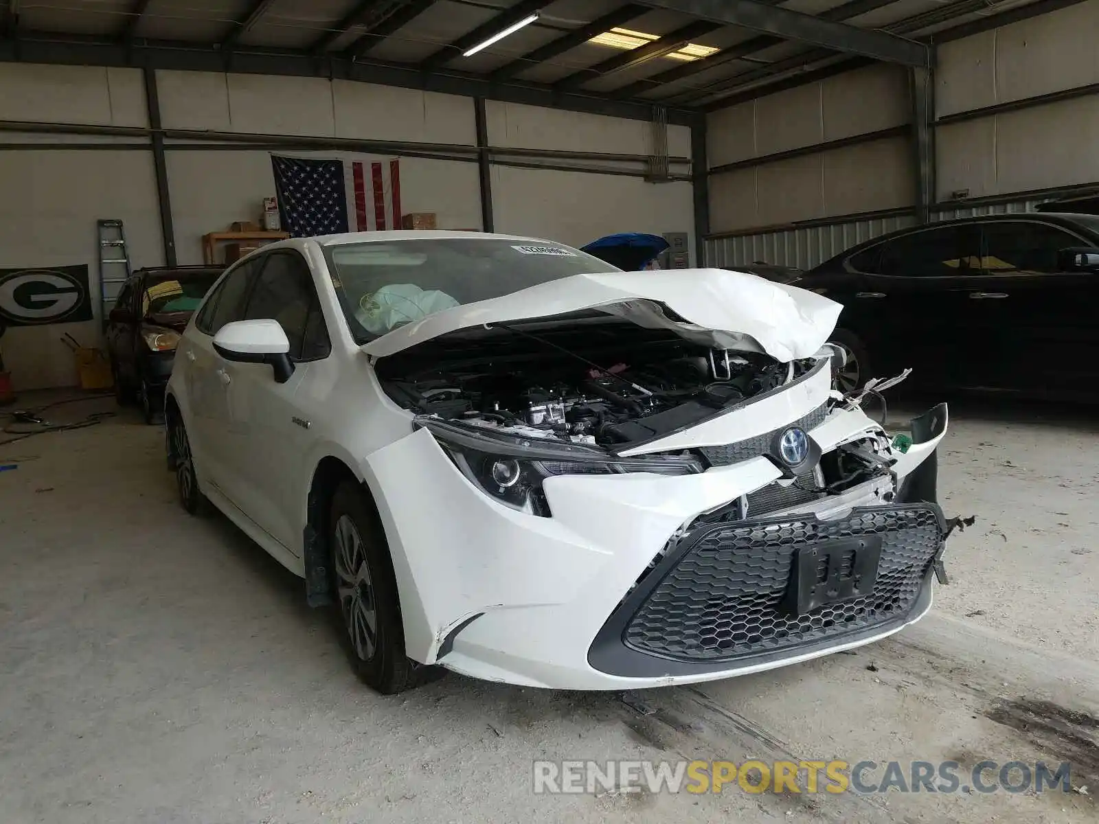 1 Photograph of a damaged car JTDEBRBE7LJ015395 TOYOTA COROLLA 2020