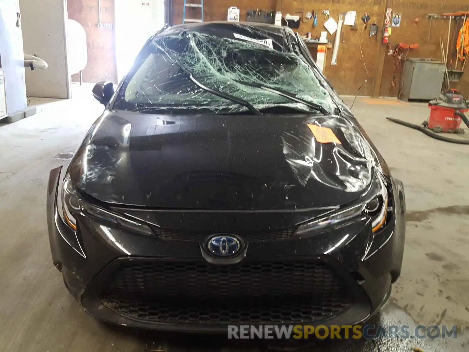 9 Photograph of a damaged car JTDEBRBE7LJ015428 TOYOTA COROLLA 2020