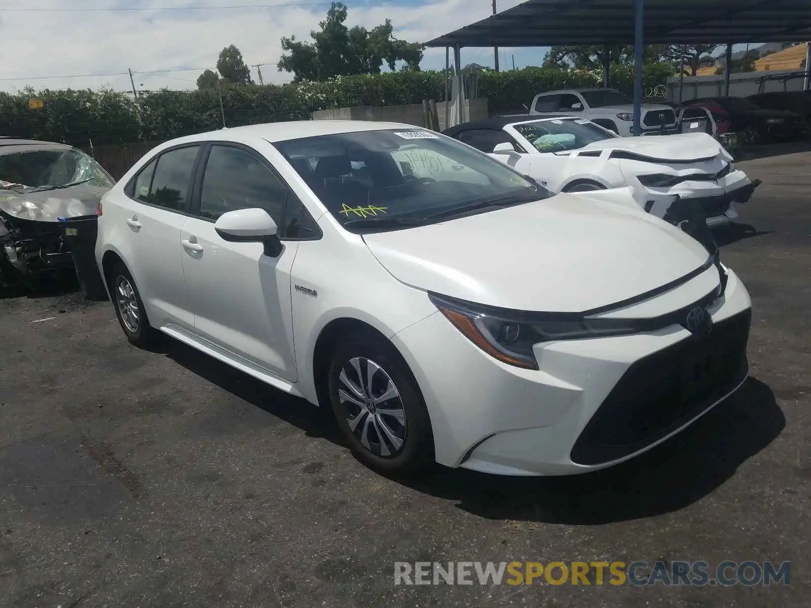 1 Photograph of a damaged car JTDEBRBE7LJ015610 TOYOTA COROLLA 2020