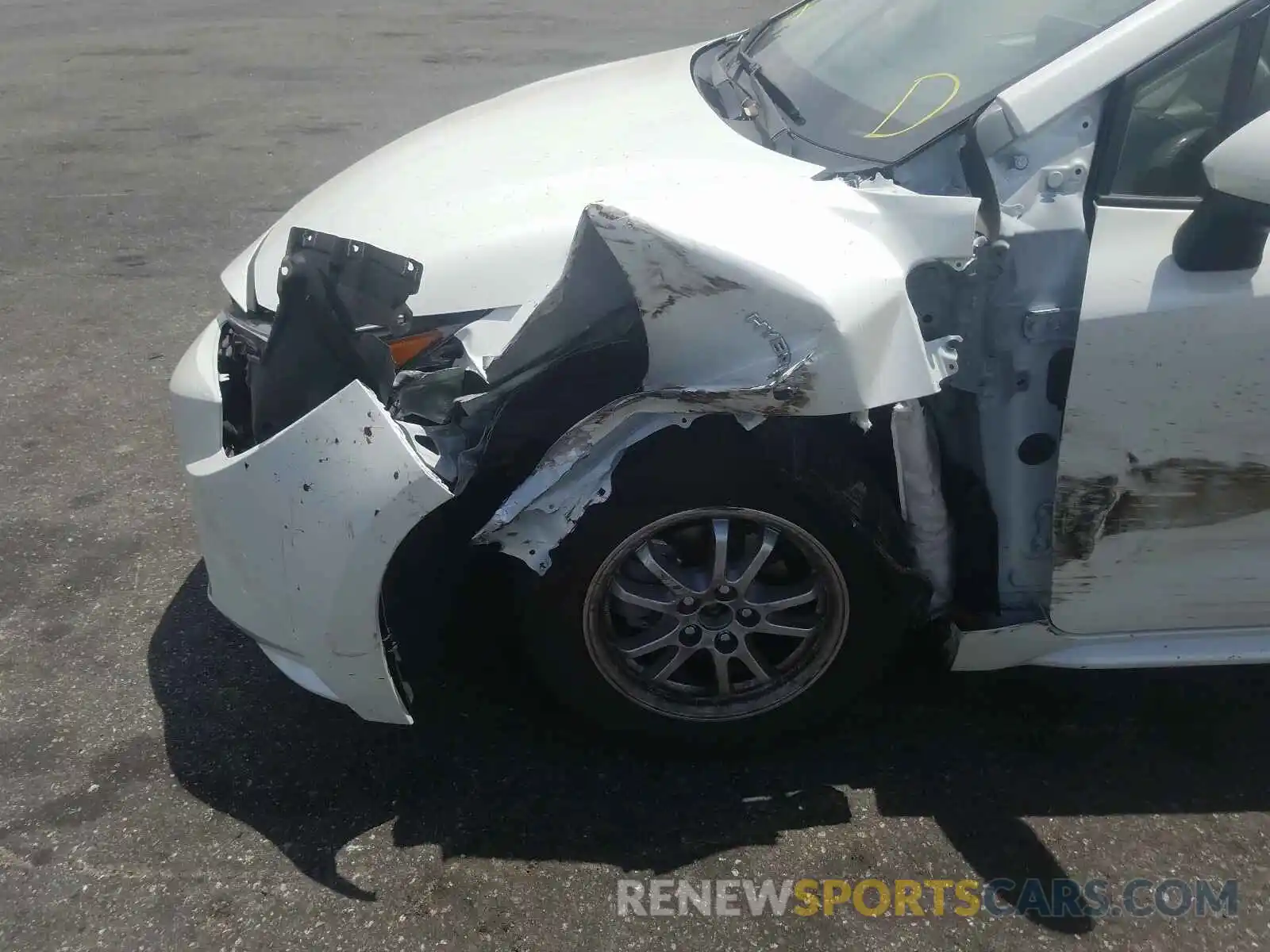 9 Photograph of a damaged car JTDEBRBE7LJ015610 TOYOTA COROLLA 2020