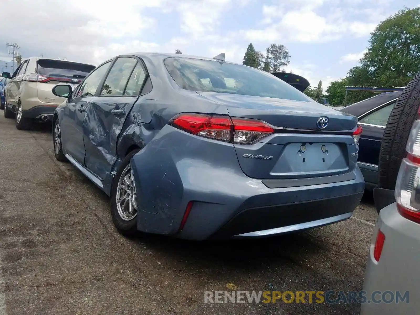 3 Photograph of a damaged car JTDEBRBE7LJ017437 TOYOTA COROLLA 2020