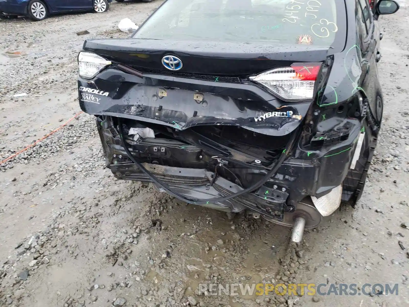 9 Photograph of a damaged car JTDEBRBE7LJ017986 TOYOTA COROLLA 2020