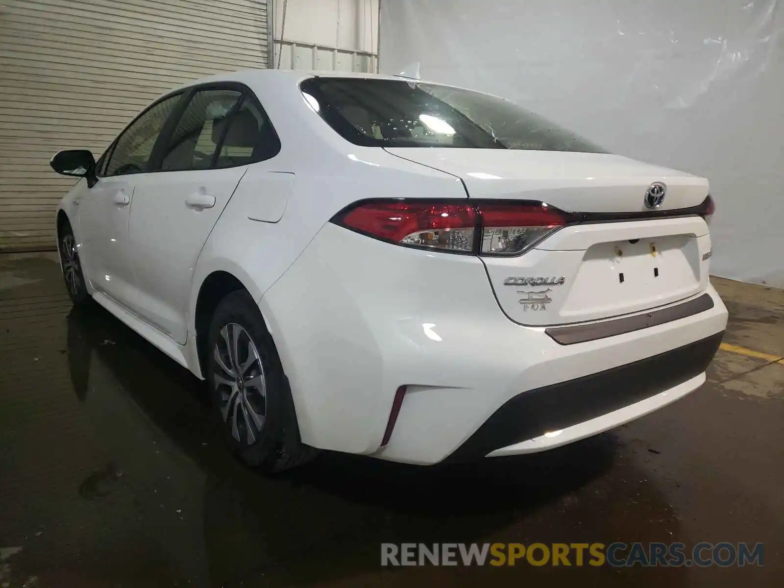 3 Photograph of a damaged car JTDEBRBE7LJ022718 TOYOTA COROLLA 2020