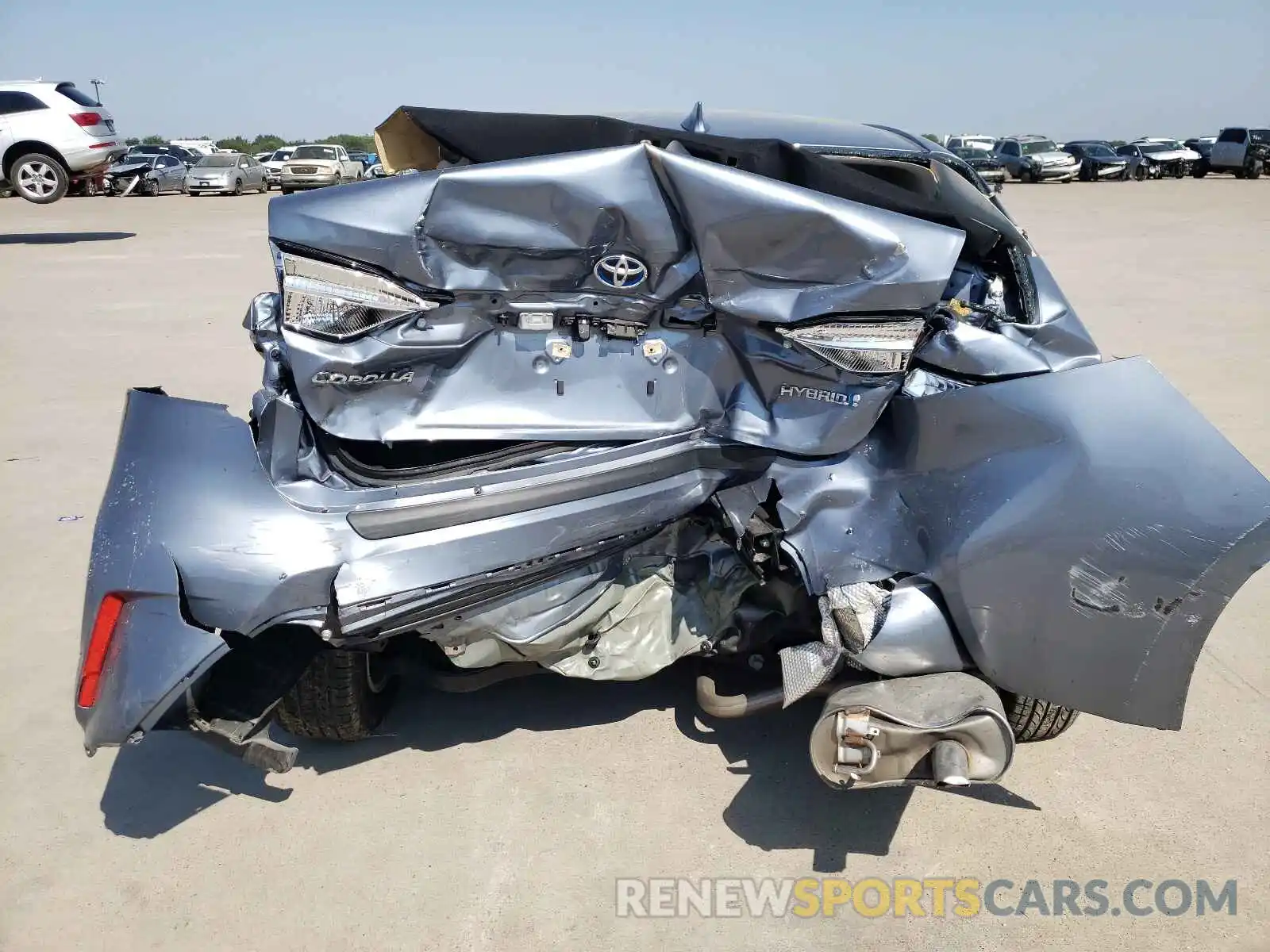 9 Photograph of a damaged car JTDEBRBE7LJ024372 TOYOTA COROLLA 2020