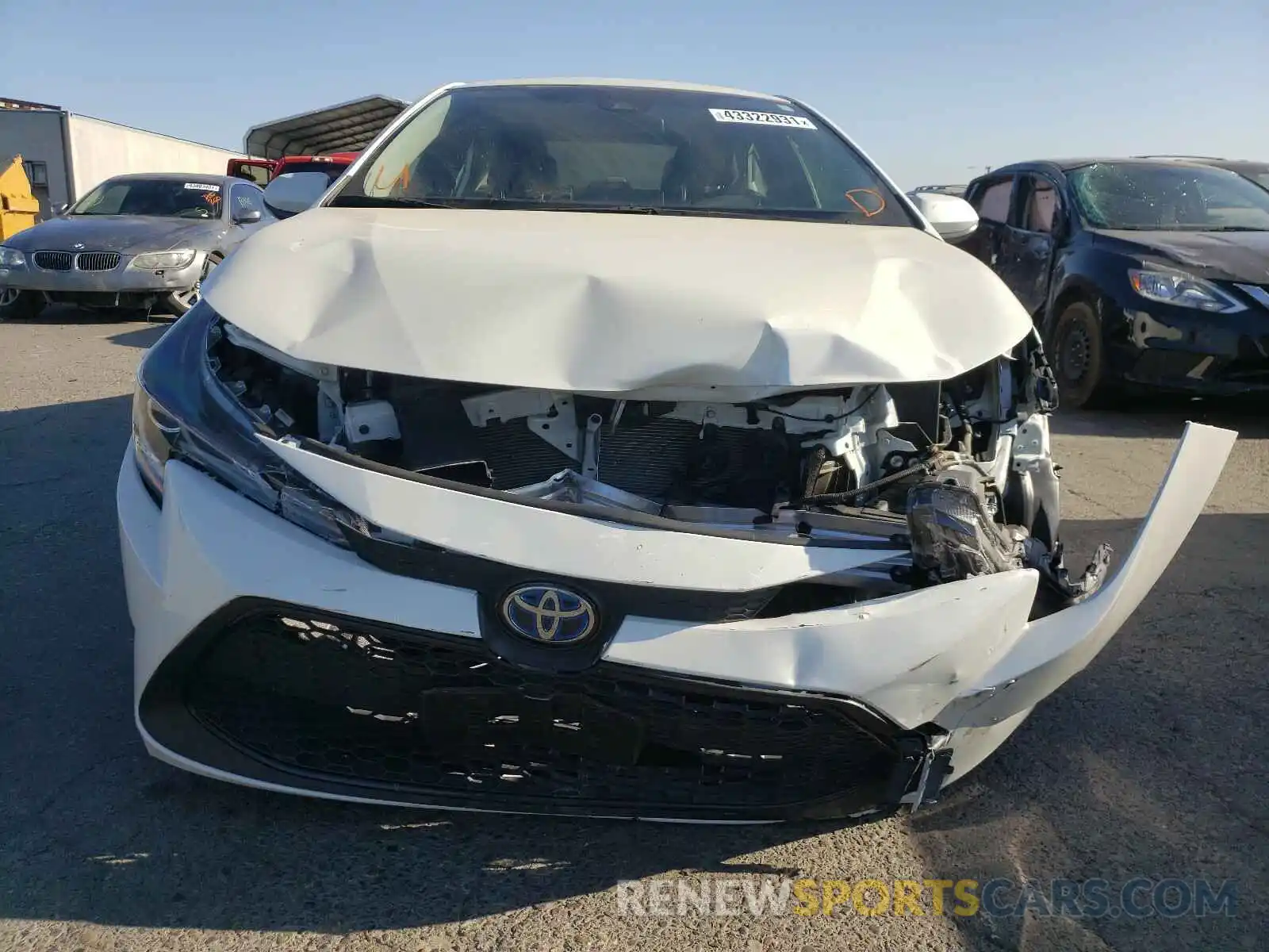 9 Photograph of a damaged car JTDEBRBE7LJ025490 TOYOTA COROLLA 2020