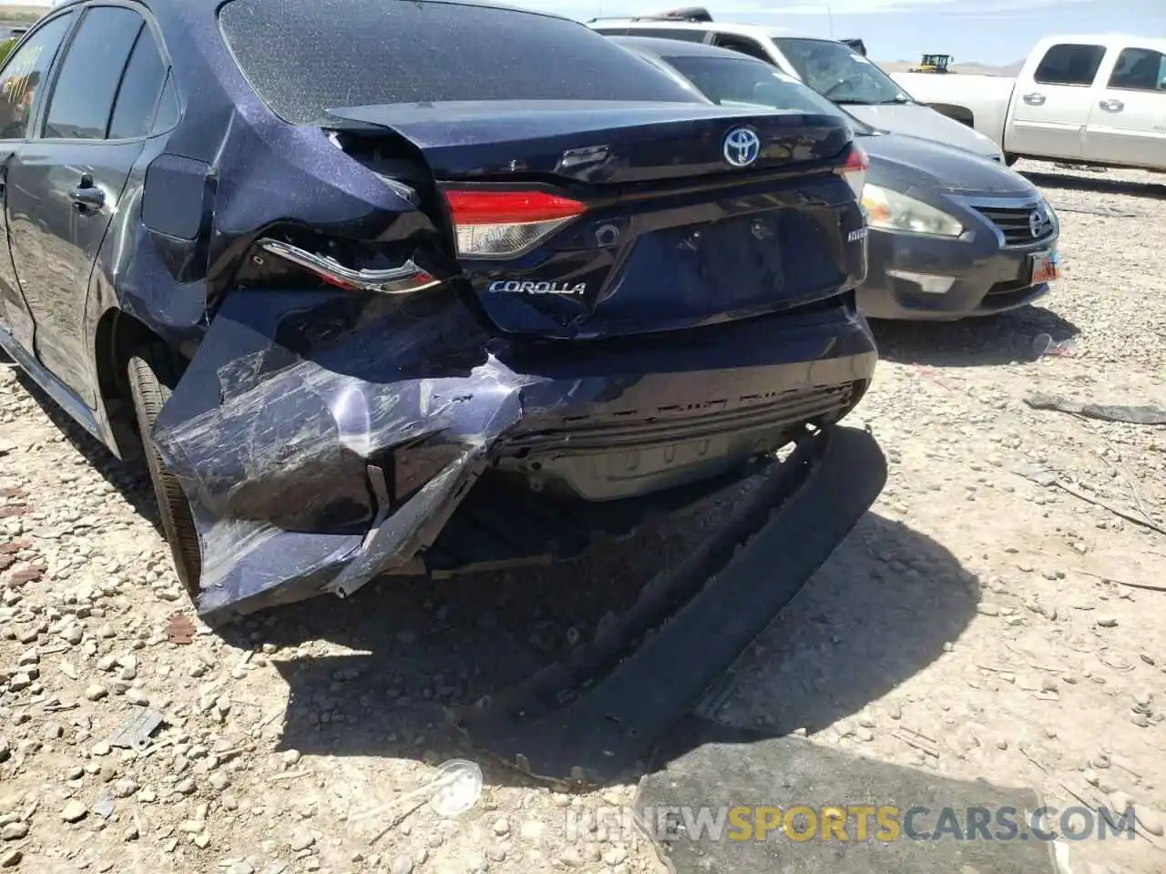 9 Photograph of a damaged car JTDEBRBE7LJ027403 TOYOTA COROLLA 2020